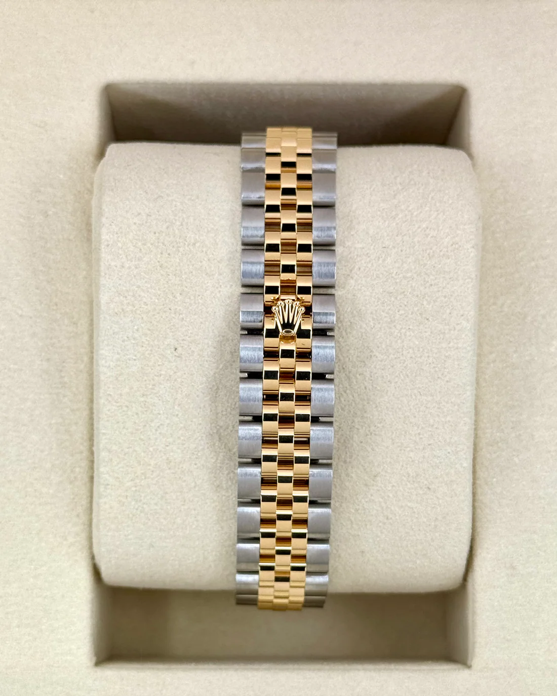 NEW 2025 Rolex Lady Datejust 28mm 279173 Jubilee Champagne Diamond Dial - Image 2