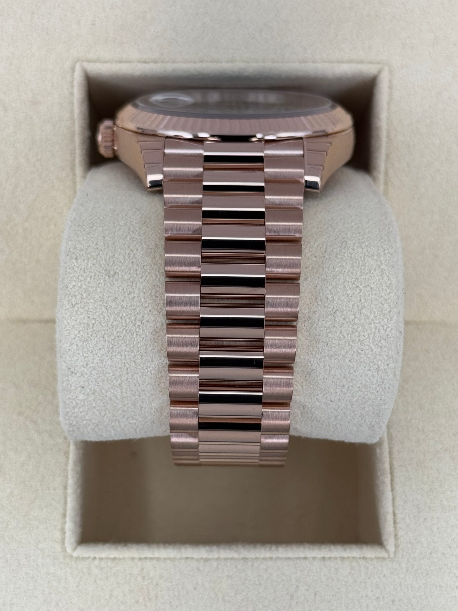 NEW 2025 Rolex Day-Date 40mm 228235 Presidential Rose Gold Olive Dial - Image 4