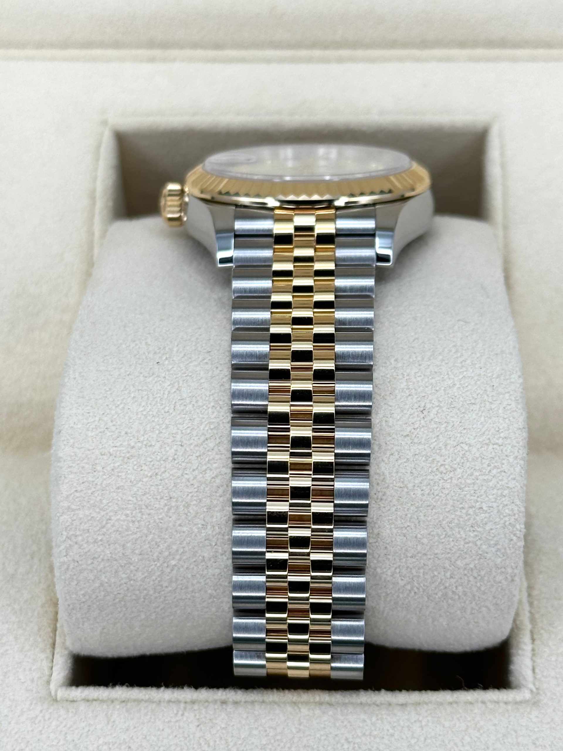 NEW 2024 Rolex Lady Datejust 31mm 278273 Two-Tone Silver Diamond Dial - Image 4