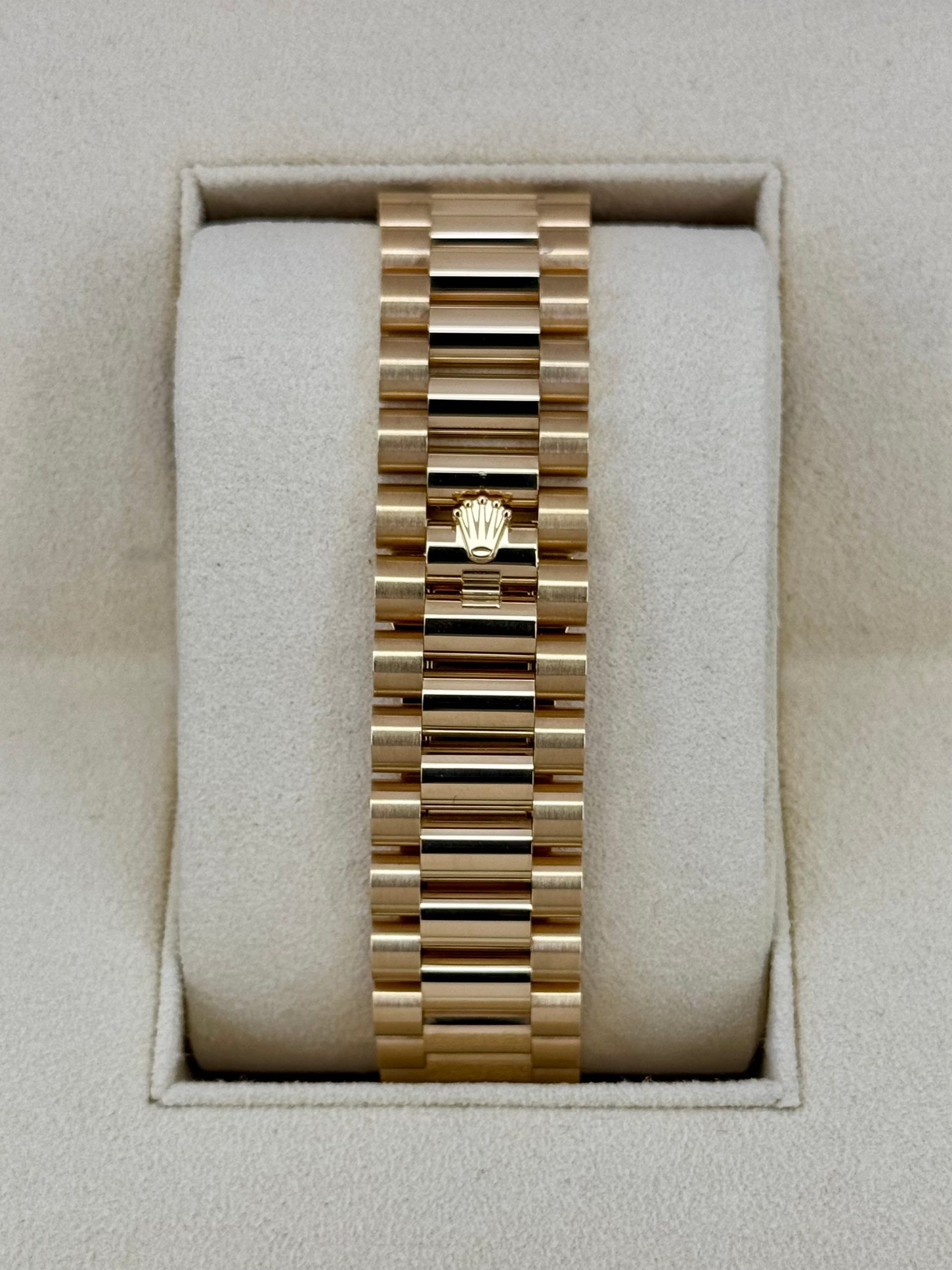 2023 Rolex Day-Date 40mm 228238 Arabic Calendar Green Dial - Image 2