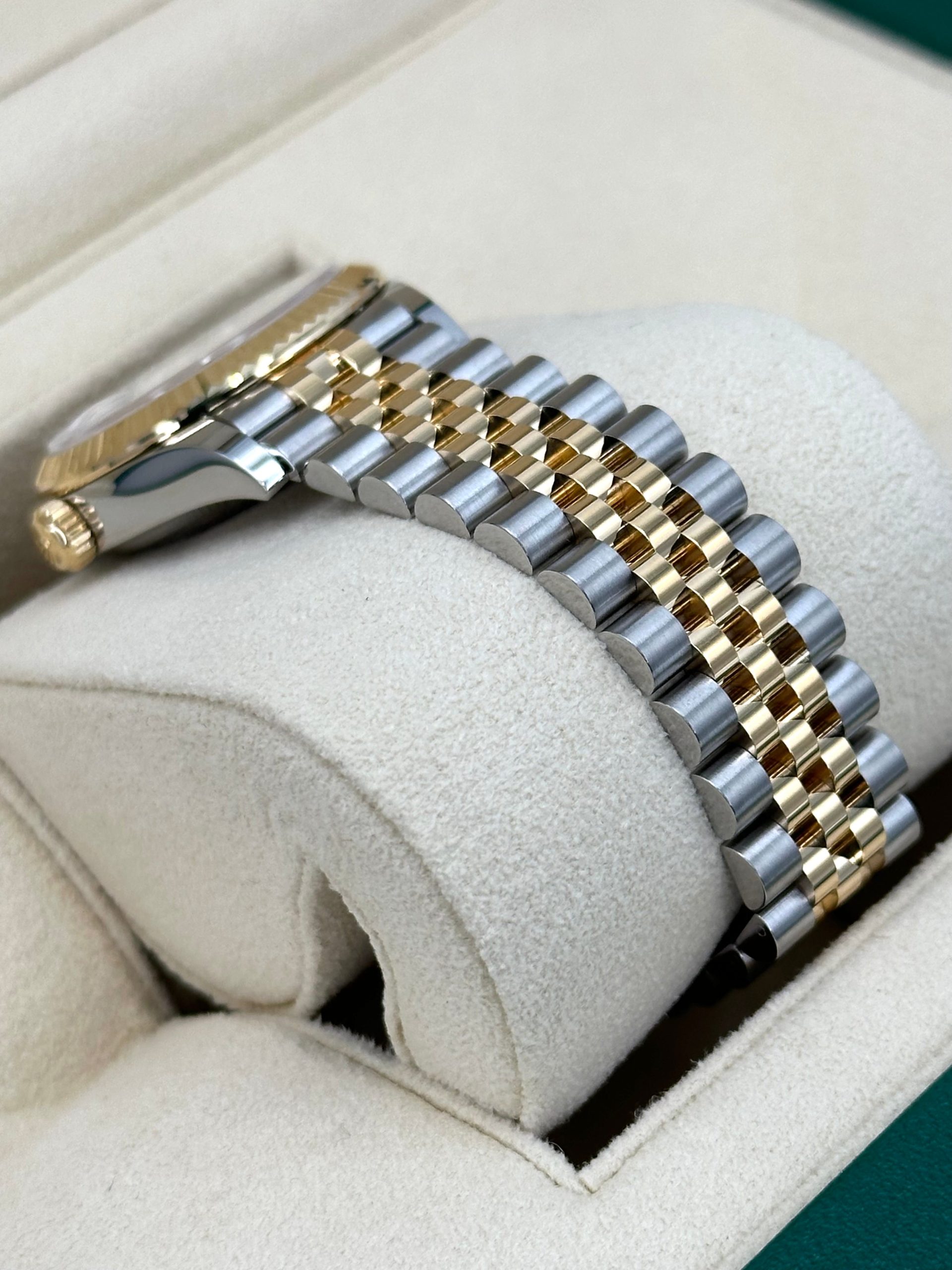 NEW 2024 Rolex Lady Datejust 31mm 278273 Two-Tone Silver Diamond Dial - Image 8