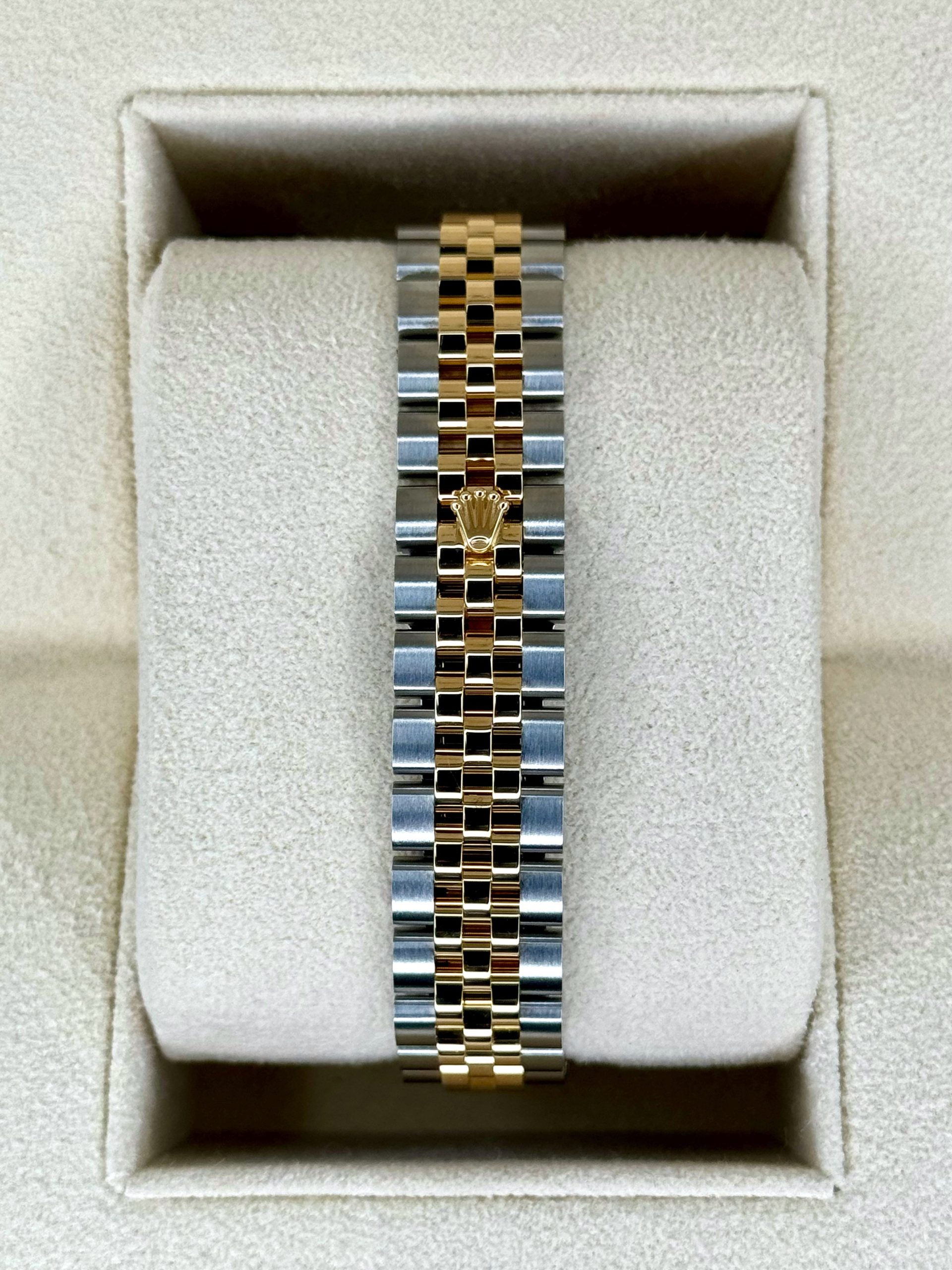 NEW 2024 Rolex Lady Datejust 28mm 279173 Jubilee Silver Diamond Dial - Image 2