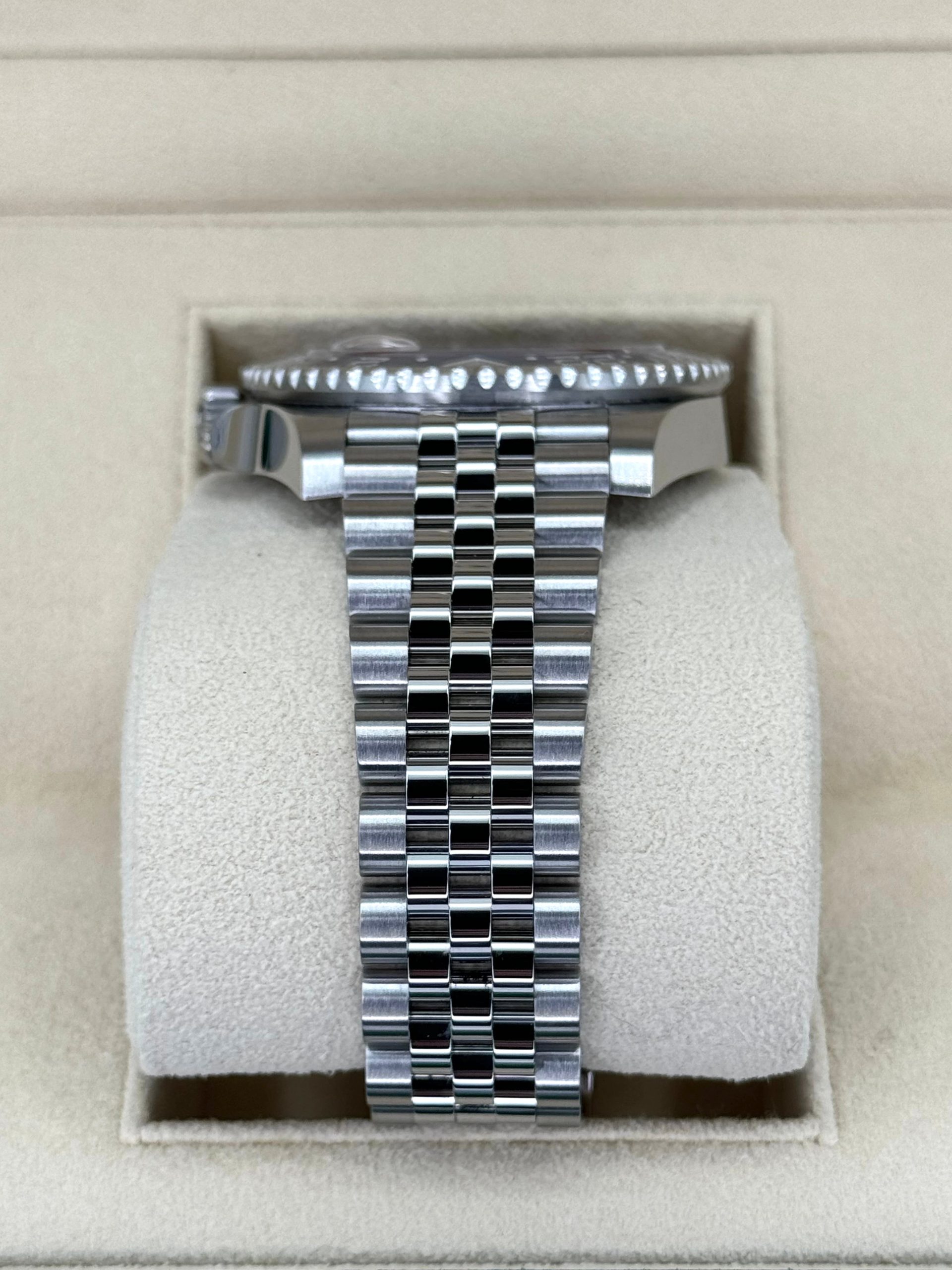 NEW 2024 Rolex GMT-Master II "Pepsi" 40mm 126710BLRO Jubilee - Image 4