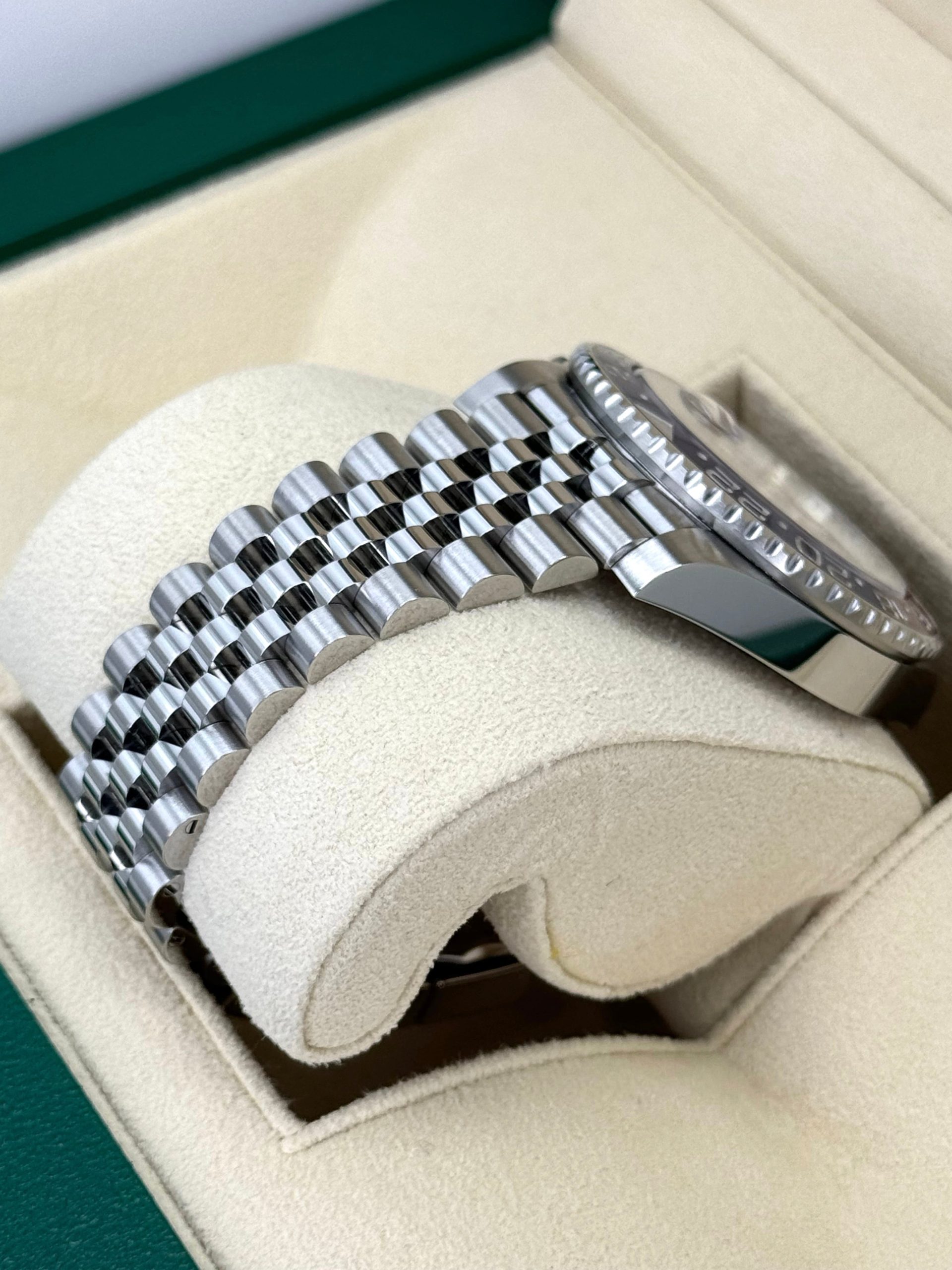 NEW 2024 Rolex GMT-Master II "Pepsi" 40mm 126710BLRO Jubilee - Image 7