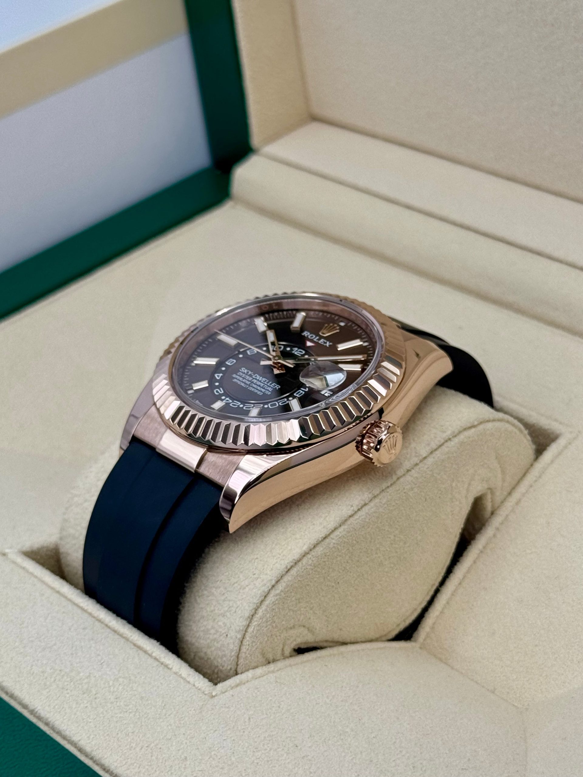 2022 Rolex Sky-Dweller 42mm 326235 Rose Gold Oysterflex Chocolate Dial - Image 5