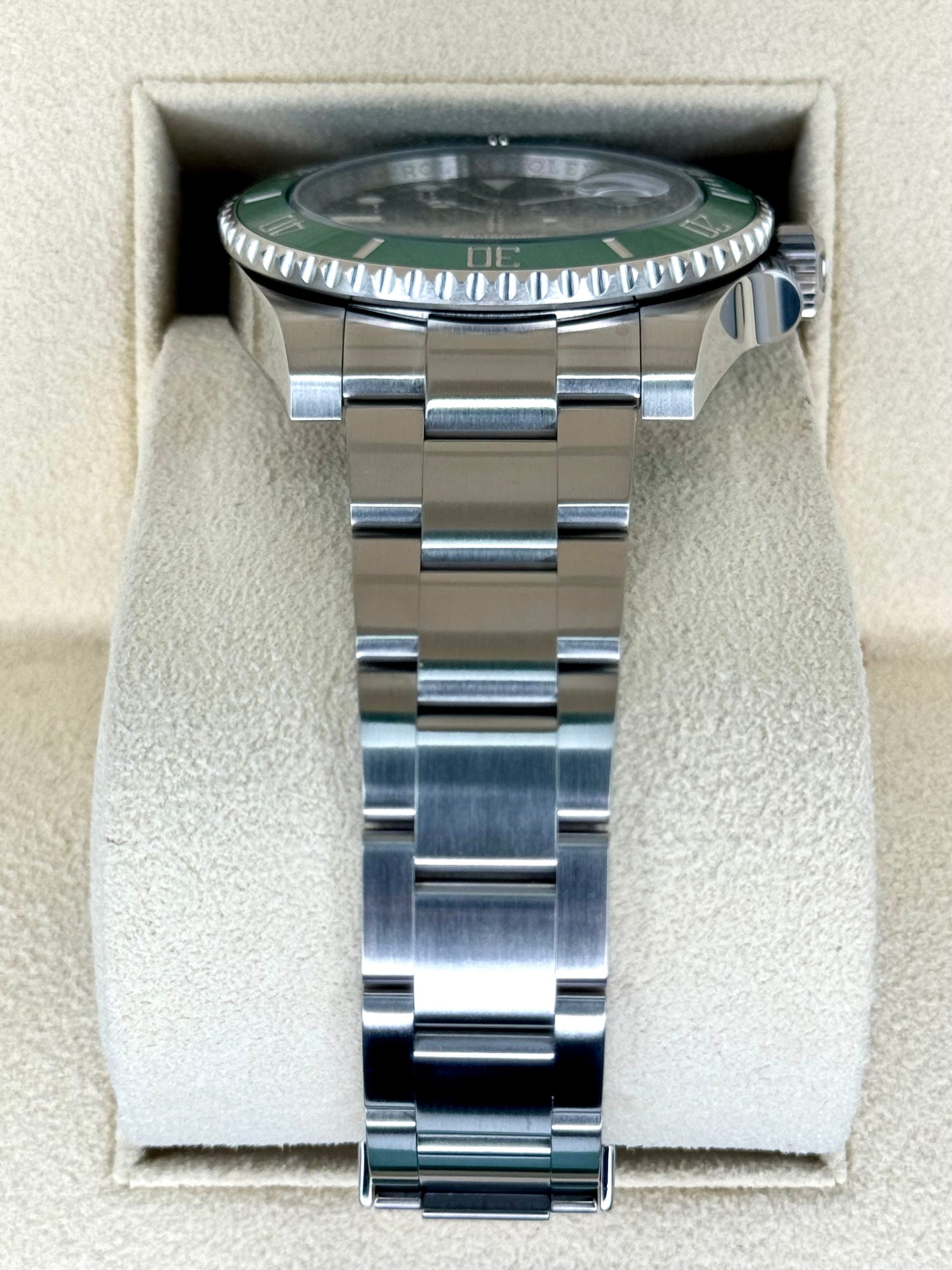 2019 Rolex Submariner "Hulk" 40mm 116610LV Green Dial - Image 4