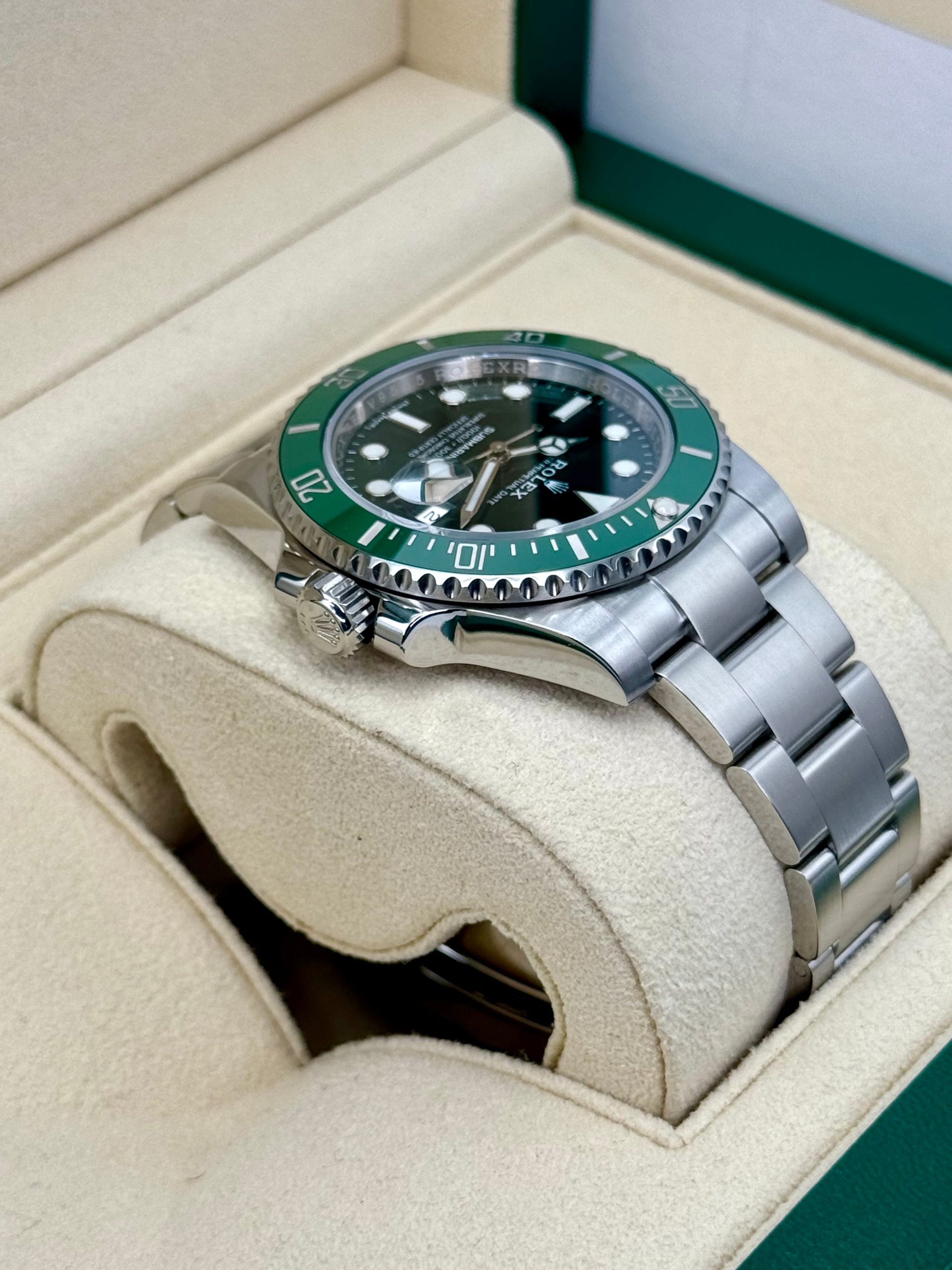 2019 Rolex Submariner "Hulk" 40mm 116610LV Green Dial - Image 8