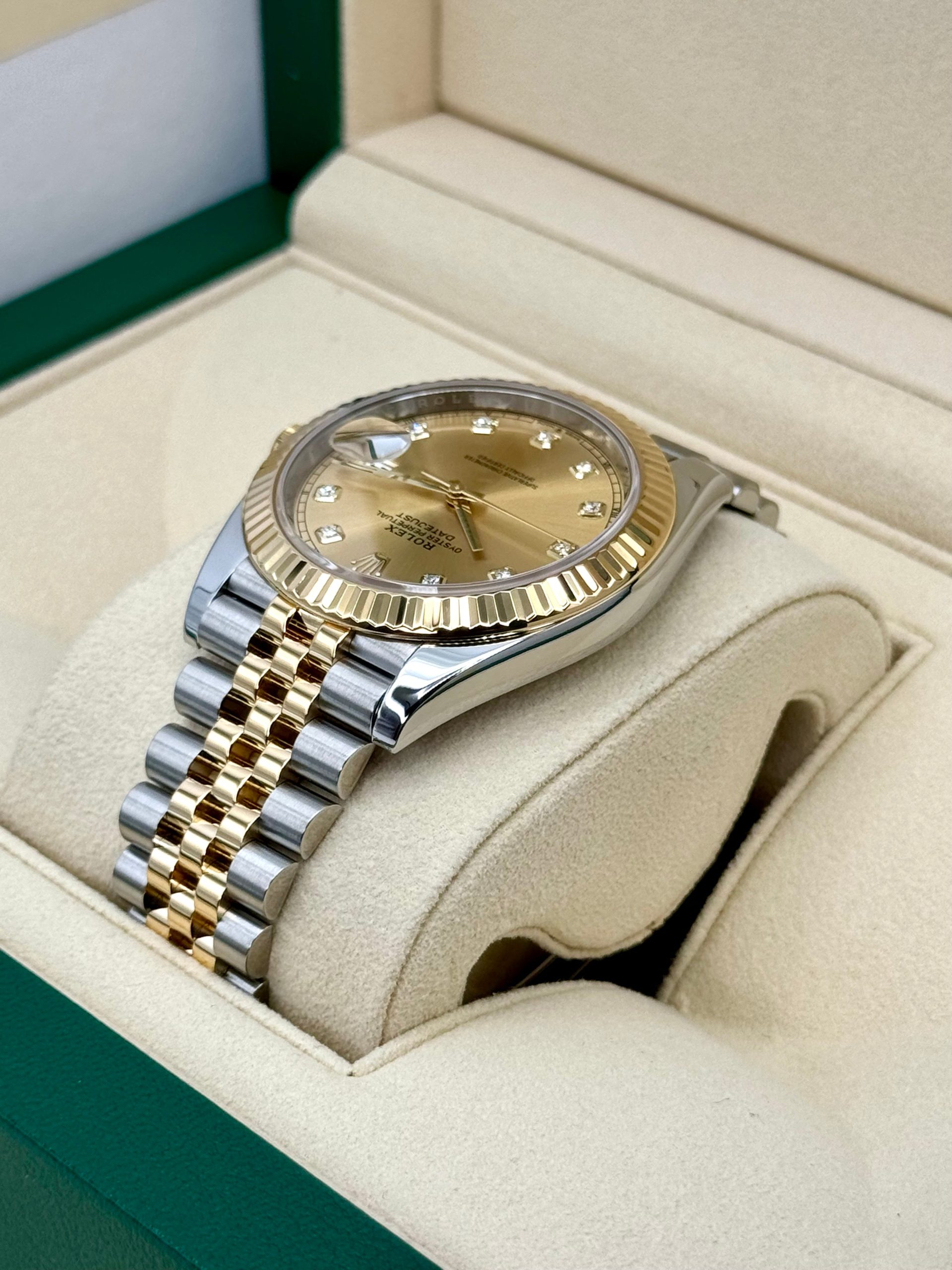 2022 Rolex Datejust 41mm 126333 Jubilee Champagne Diamond Dial - Image 7