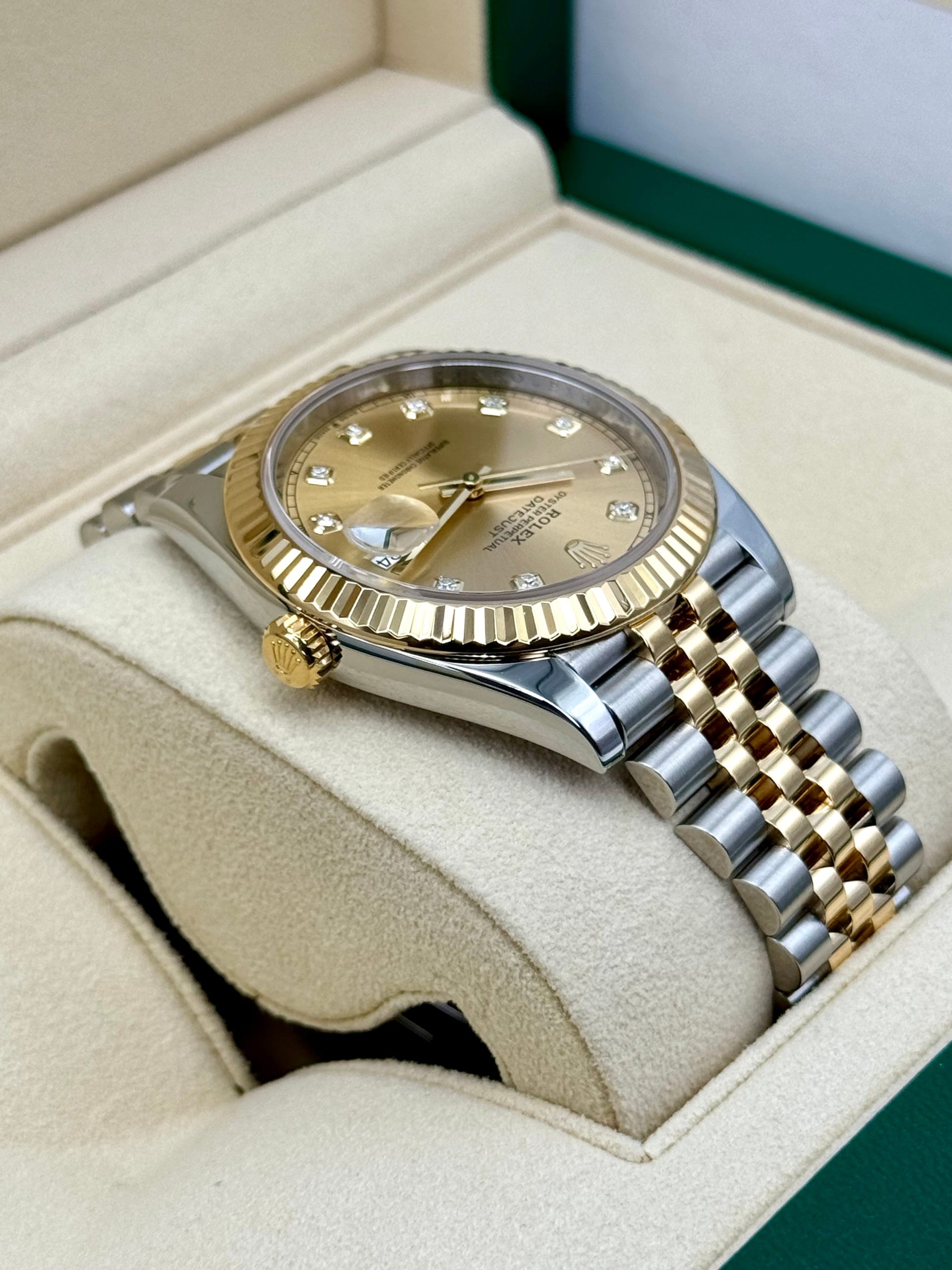 2022 Rolex Datejust 41mm 126333 Jubilee Champagne Diamond Dial - Image 8