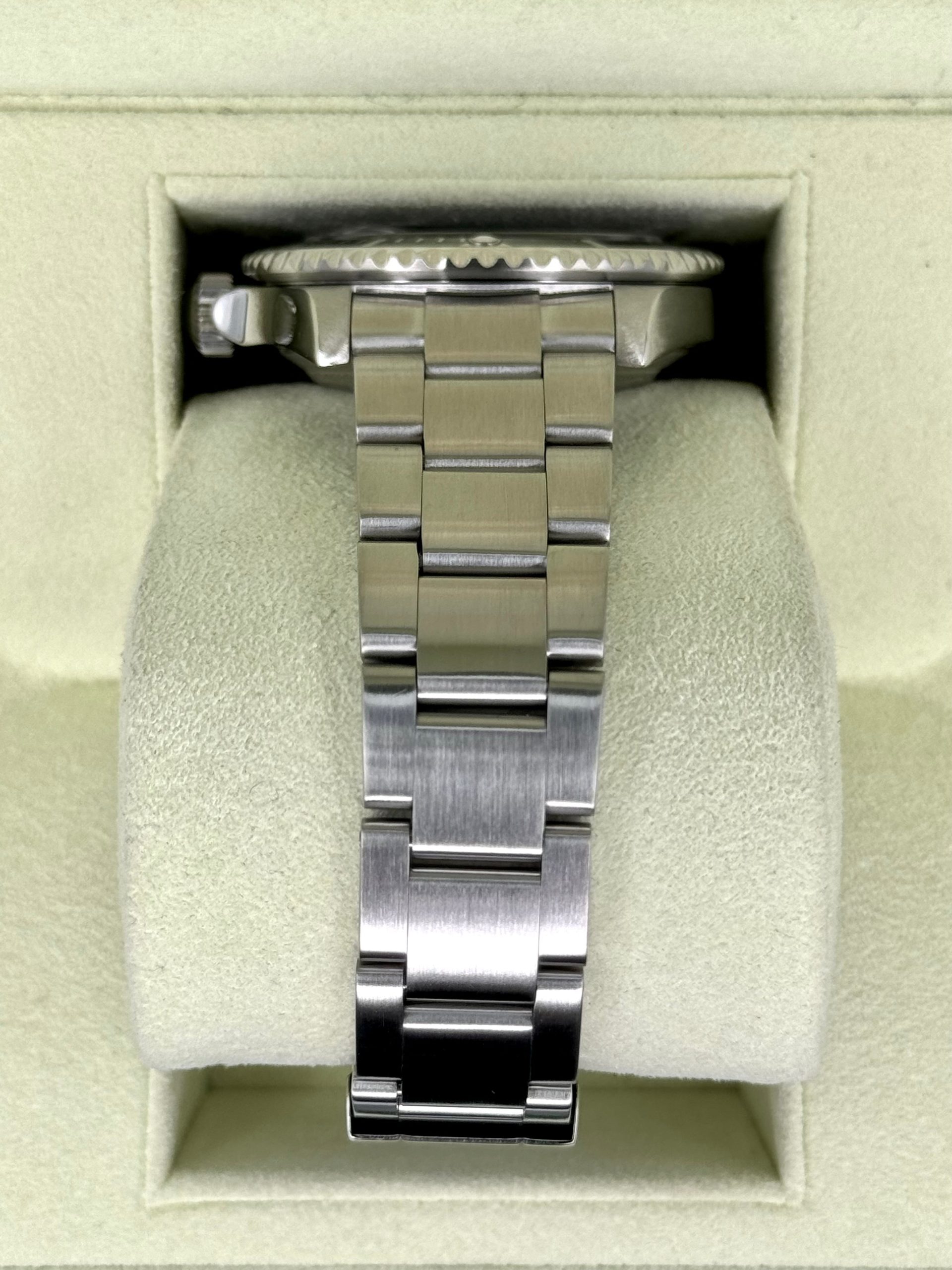 2010 Rolex Submariner Date 40mm 16610 Stainless Steel Black Dial - Image 4