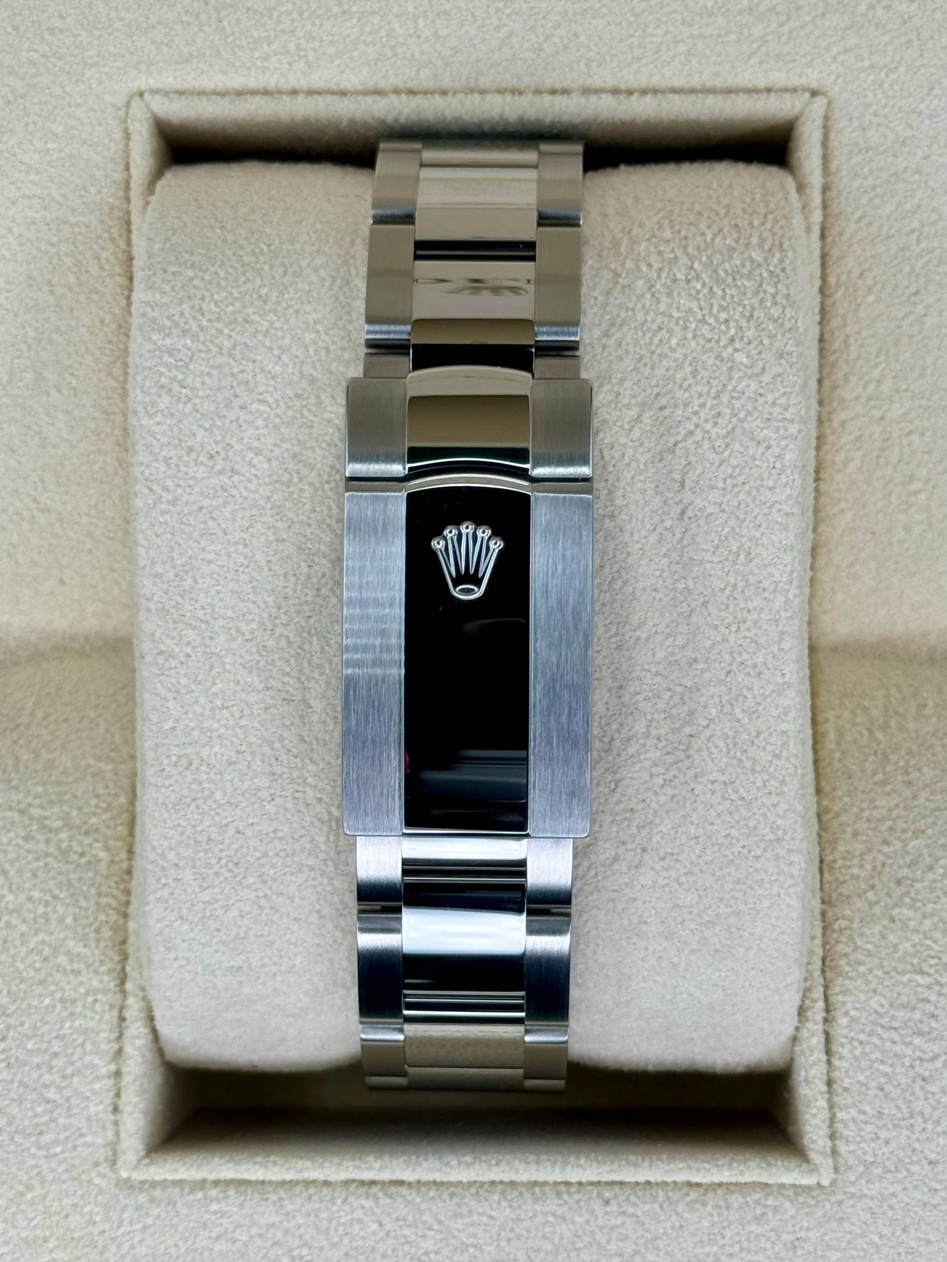 NEW 2024 Rolex Datejust 36mm 126234 Stainless Steel Oyster Blue Dial - Image 2