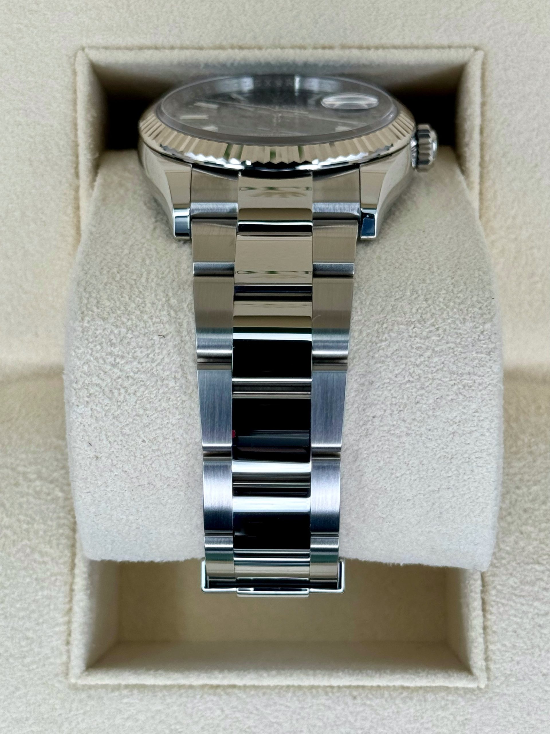 NEW 2024 Rolex Datejust 36mm 126234 Stainless Steel Oyster Blue Dial - Image 3