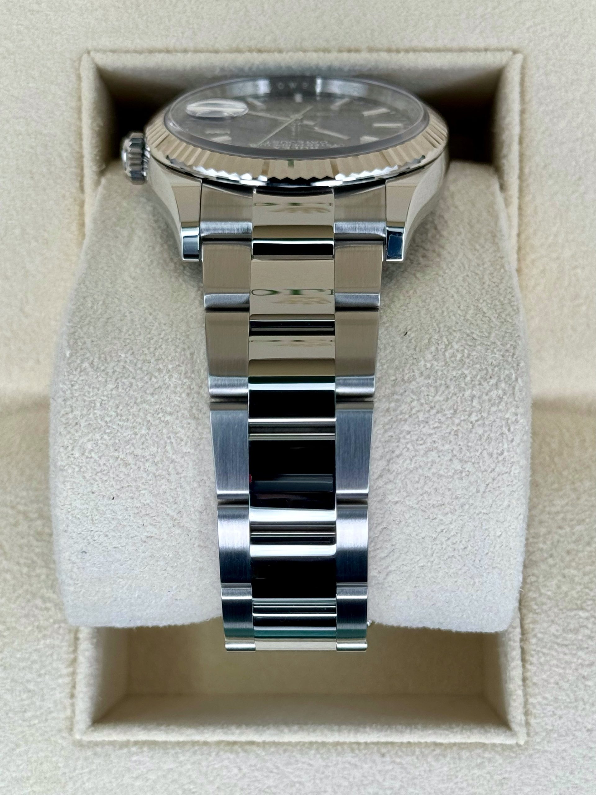 NEW 2024 Rolex Datejust 36mm 126234 Stainless Steel Oyster Blue Dial - Image 4