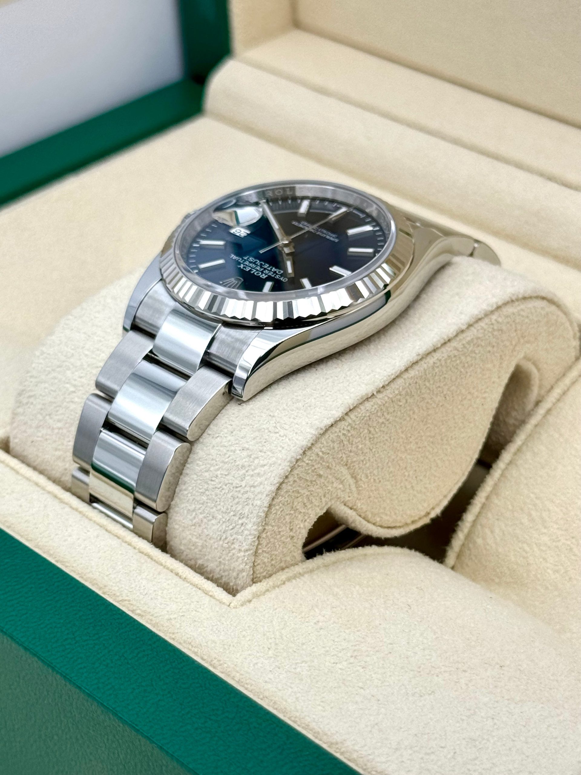 NEW 2024 Rolex Datejust 36mm 126234 Stainless Steel Oyster Blue Dial - Image 7