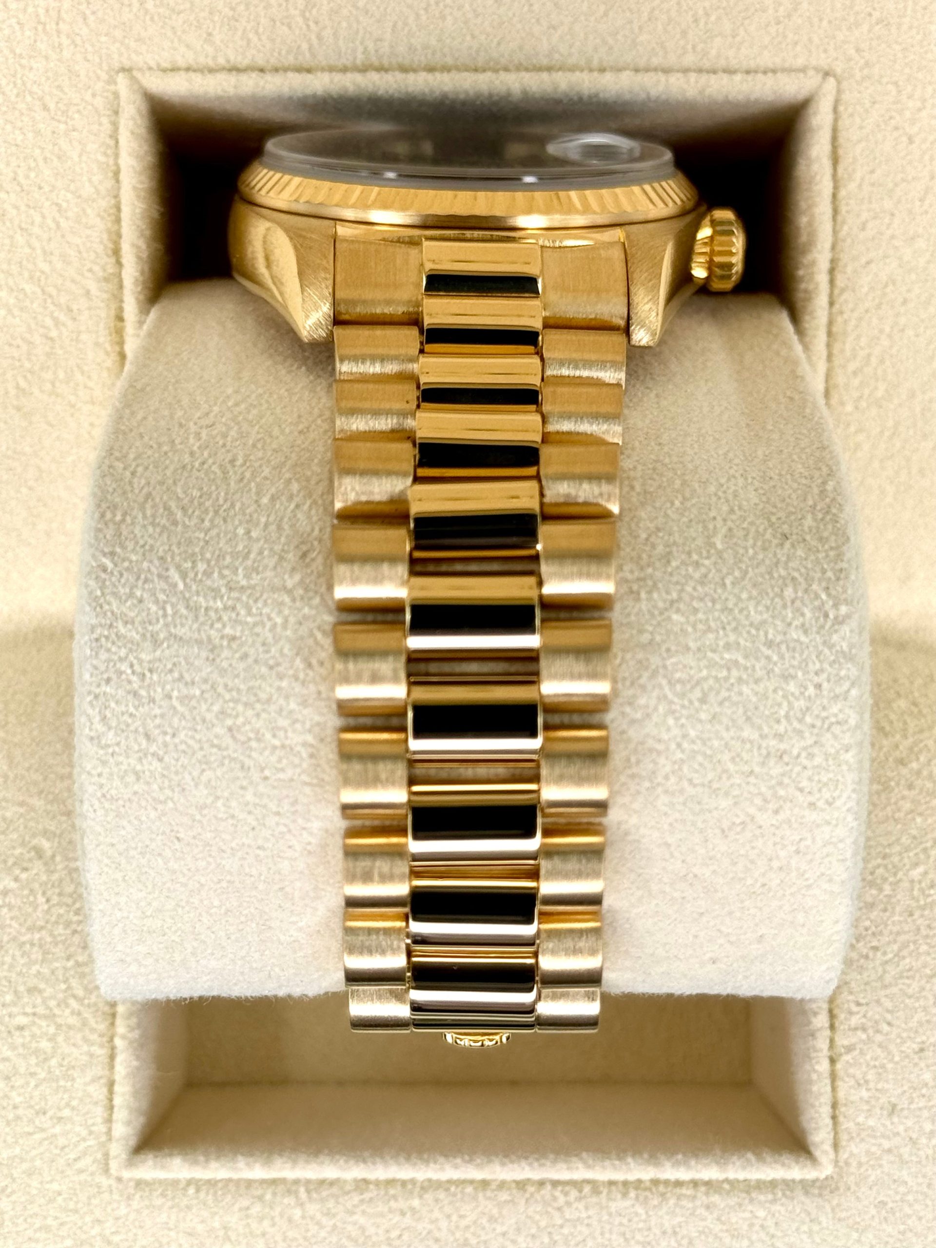 1981 Rolex Day-Date 36mm 18038 Presidential Black Dial - Image 4