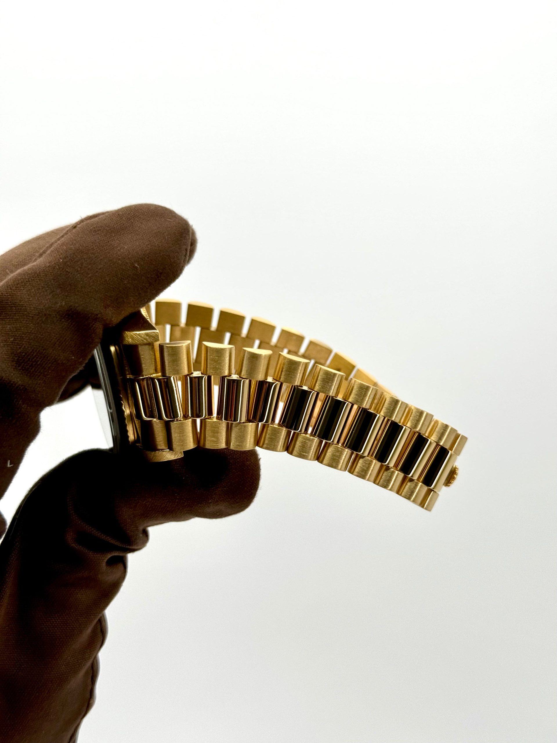 1981 Rolex Day-Date 36mm 18038 Presidential Black Dial - Image 12