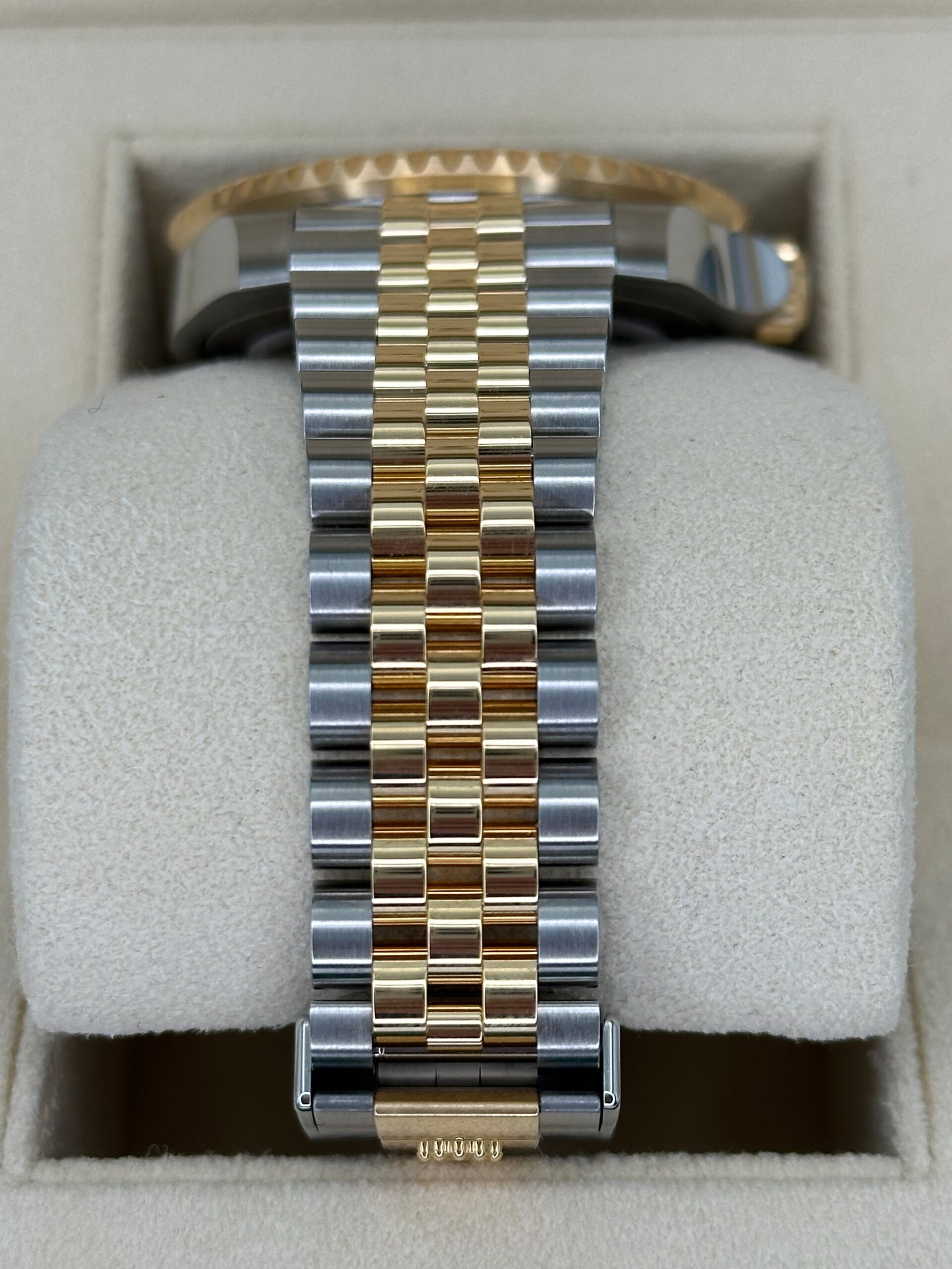 NEW 2025 Rolex GMT-Master II 40mm 126713GRNR Two-Tone Jubilee - Image 3