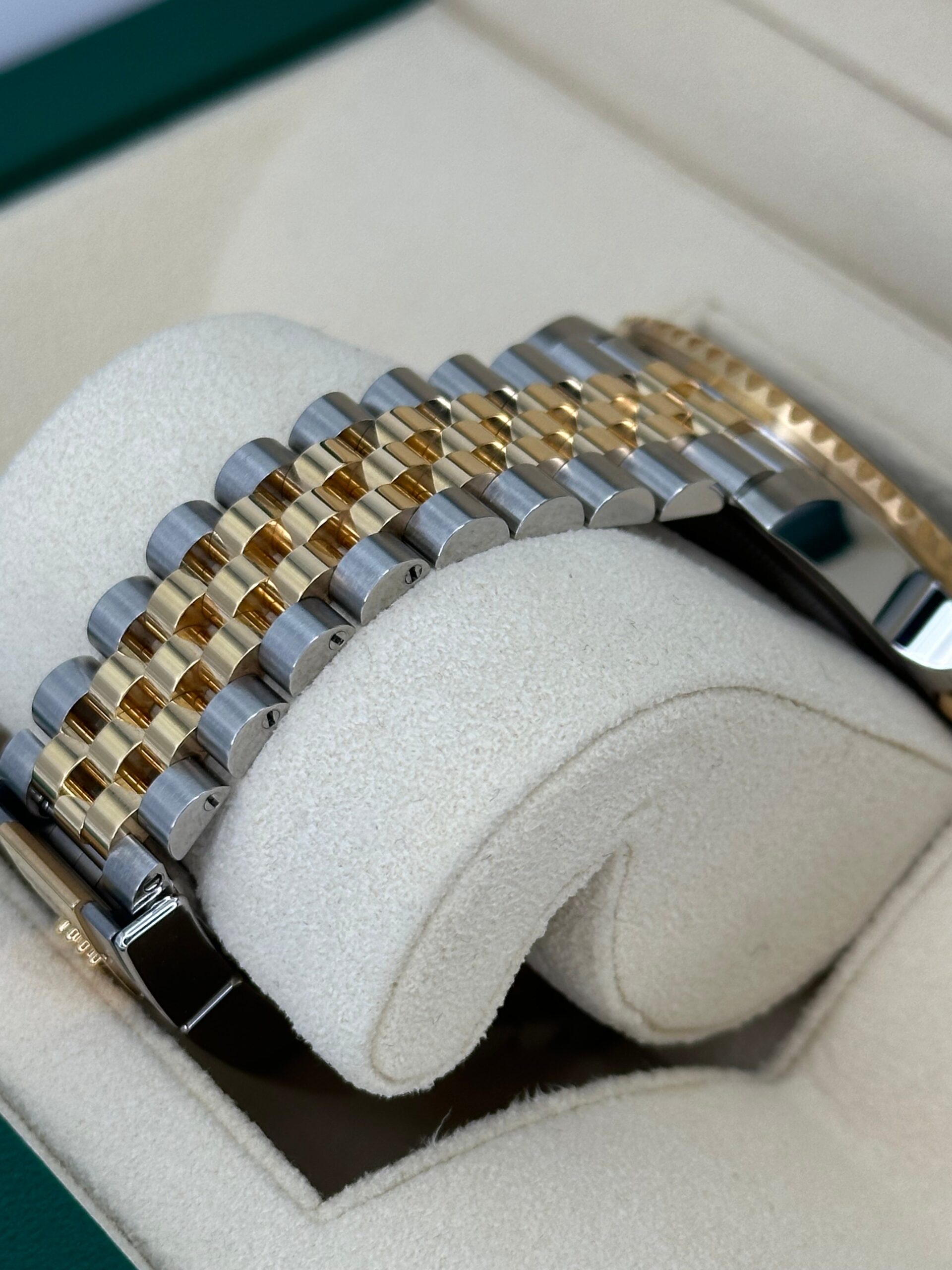 NEW 2025 Rolex GMT-Master II 40mm 126713GRNR Two-Tone Jubilee - Image 5