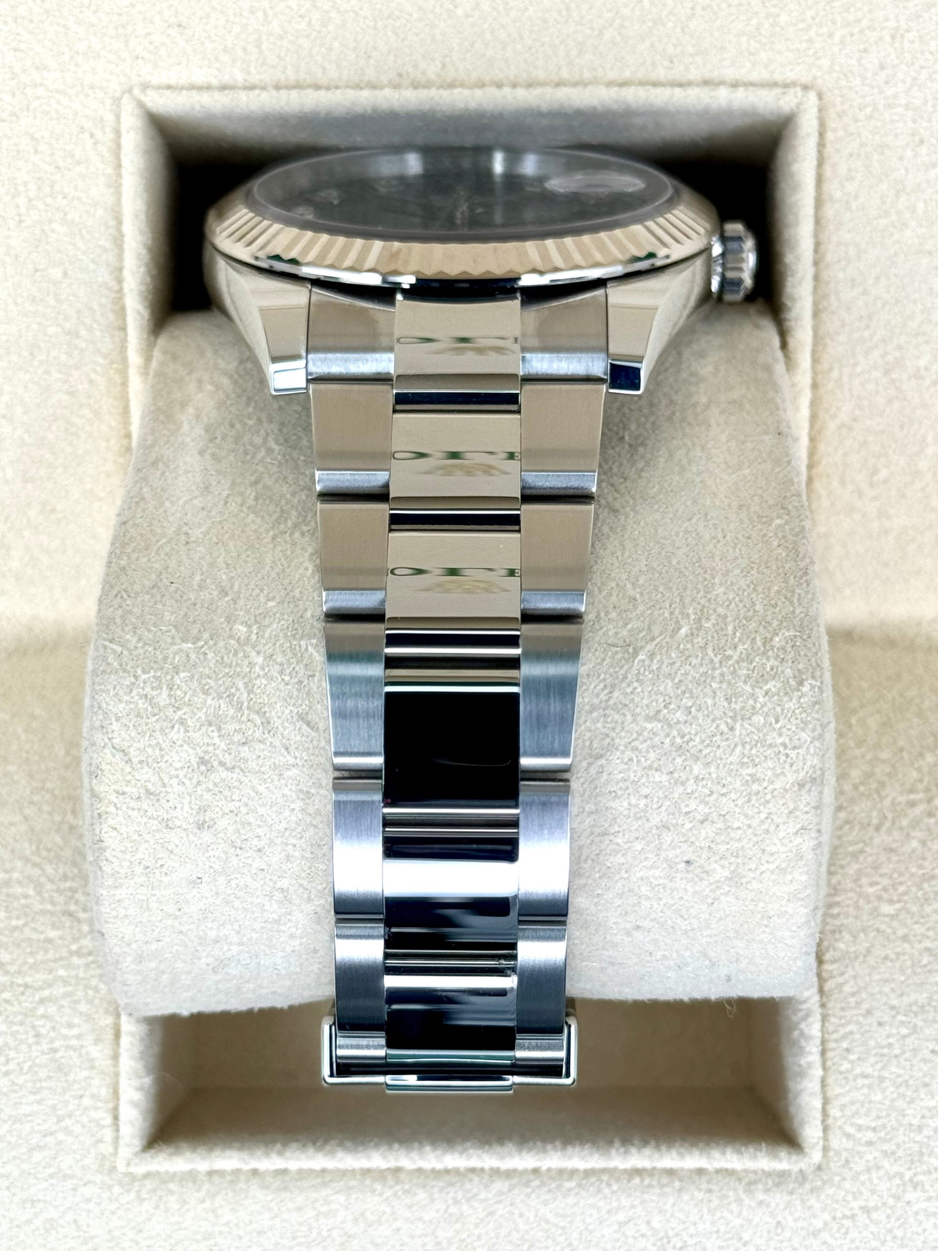 NEW 2024 Rolex Datejust 41mm 126334 Oyster Black Diamond Dial - Image 3