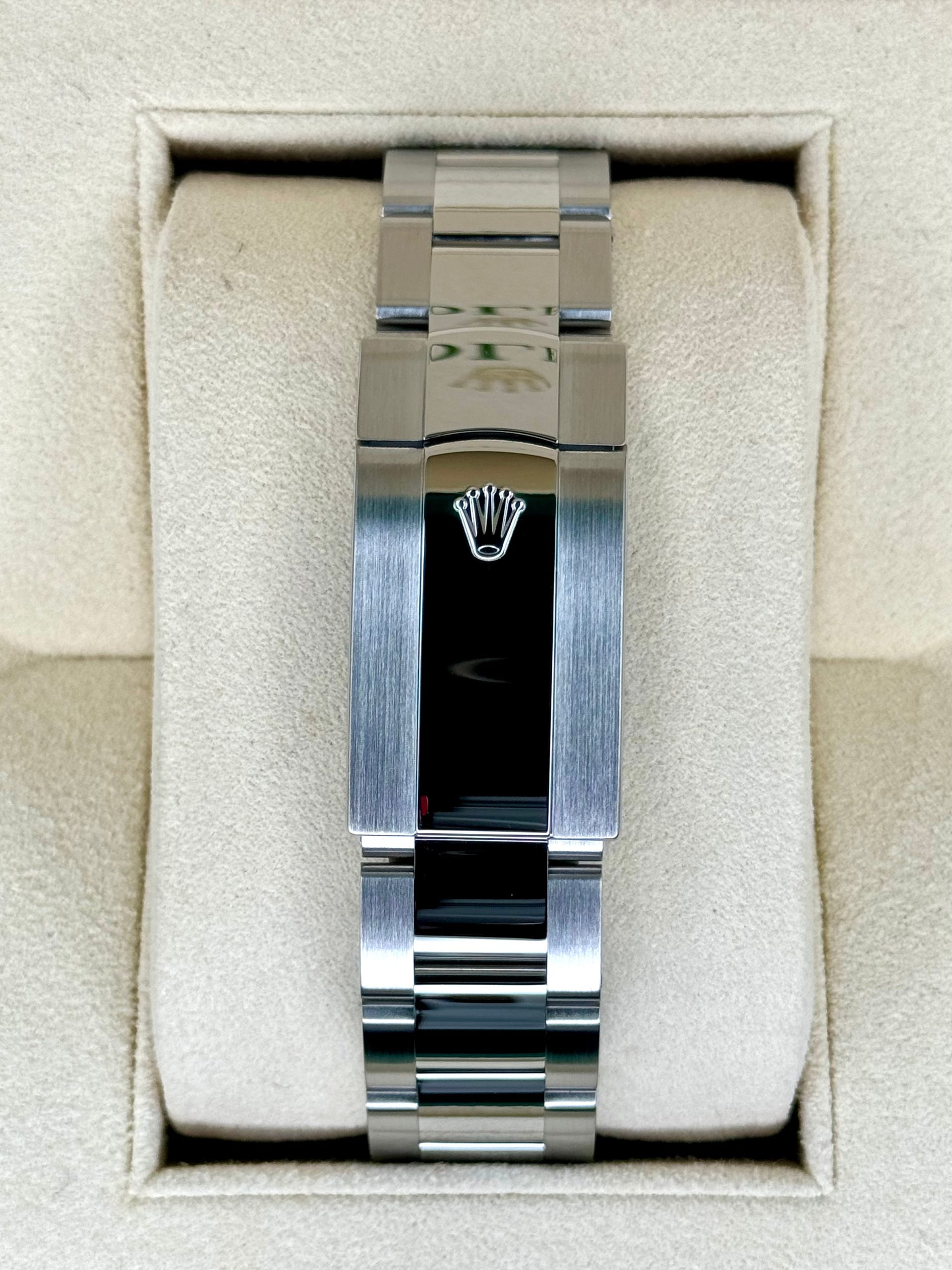 2020 Sky-Dweller 42mm 326934 Stainless Steel Oyster Blue Dial - Image 2