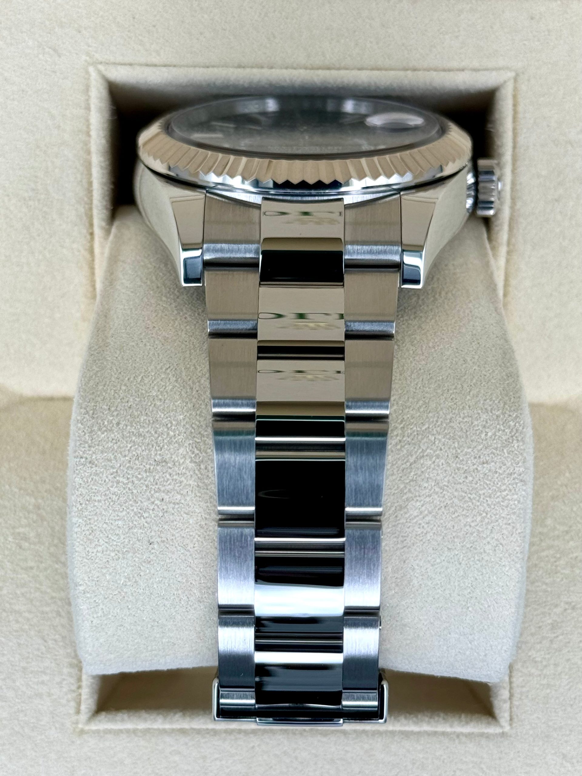 2020 Sky-Dweller 42mm 326934 Stainless Steel Oyster Blue Dial - Image 3