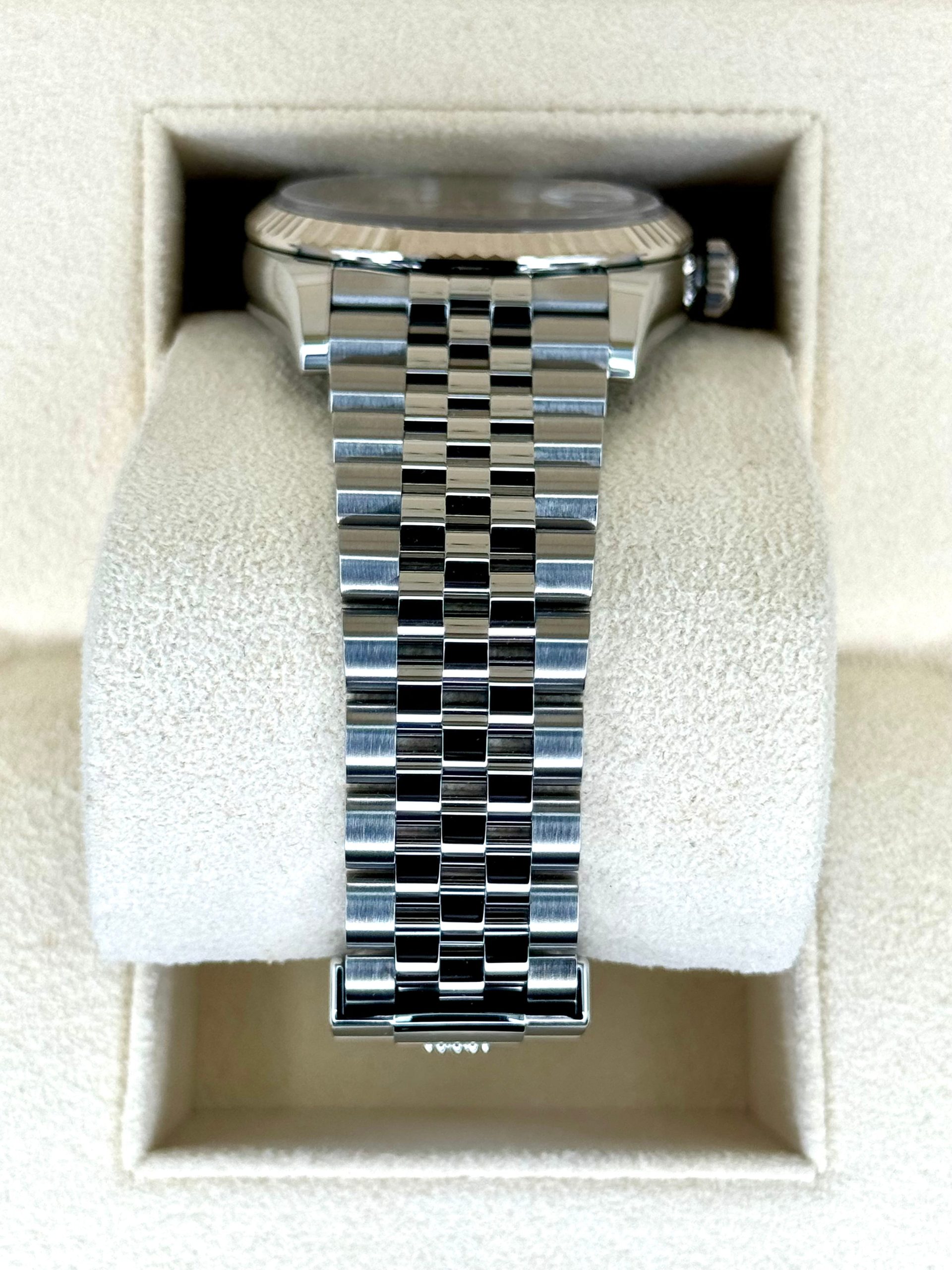 NEW 2024 Rolex Datejust 36mm 126234 Stainless Steel Jubilee Silver Dial - Image 3