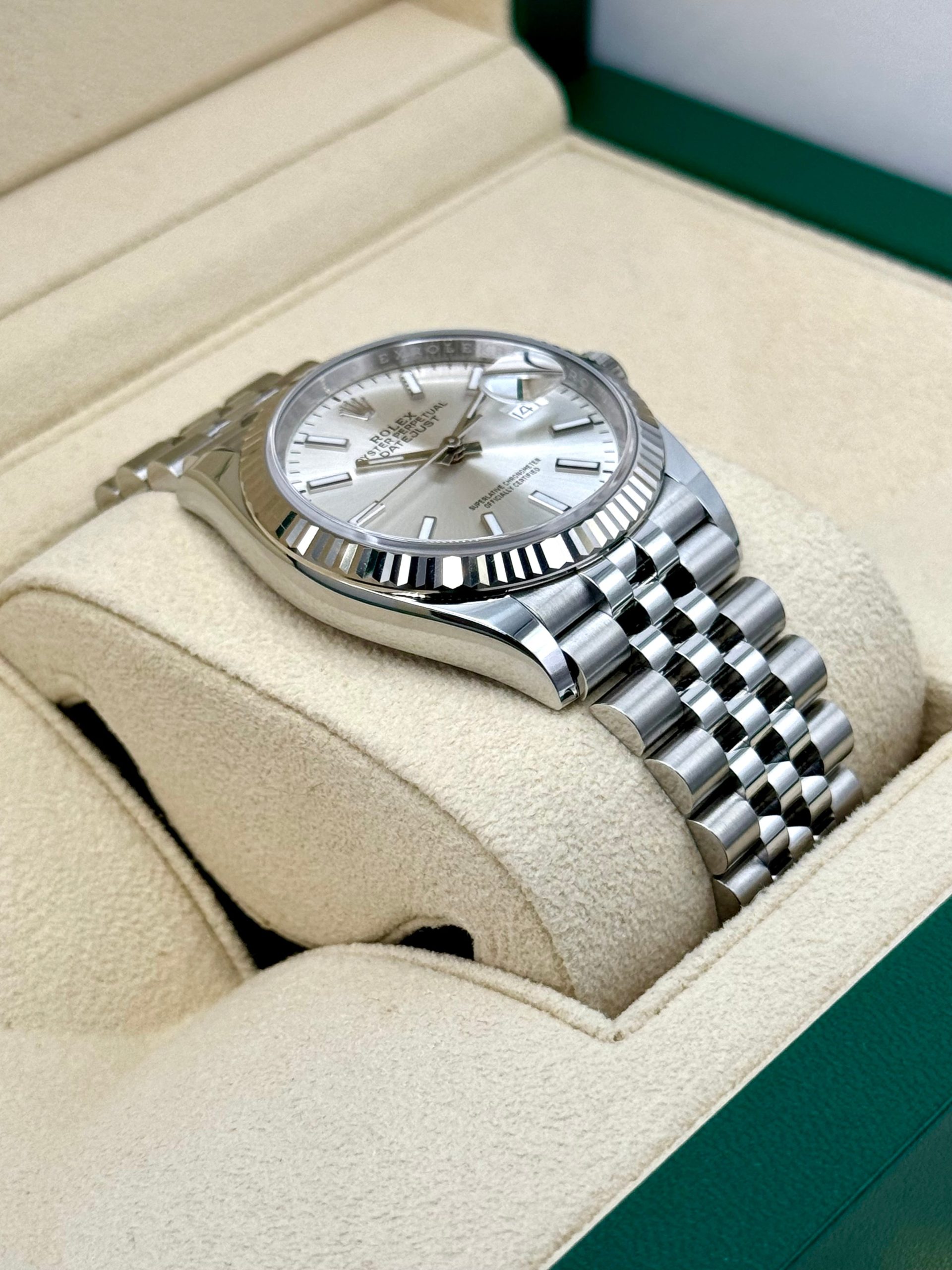 NEW 2024 Rolex Datejust 36mm 126234 Stainless Steel Jubilee Silver Dial - Image 6
