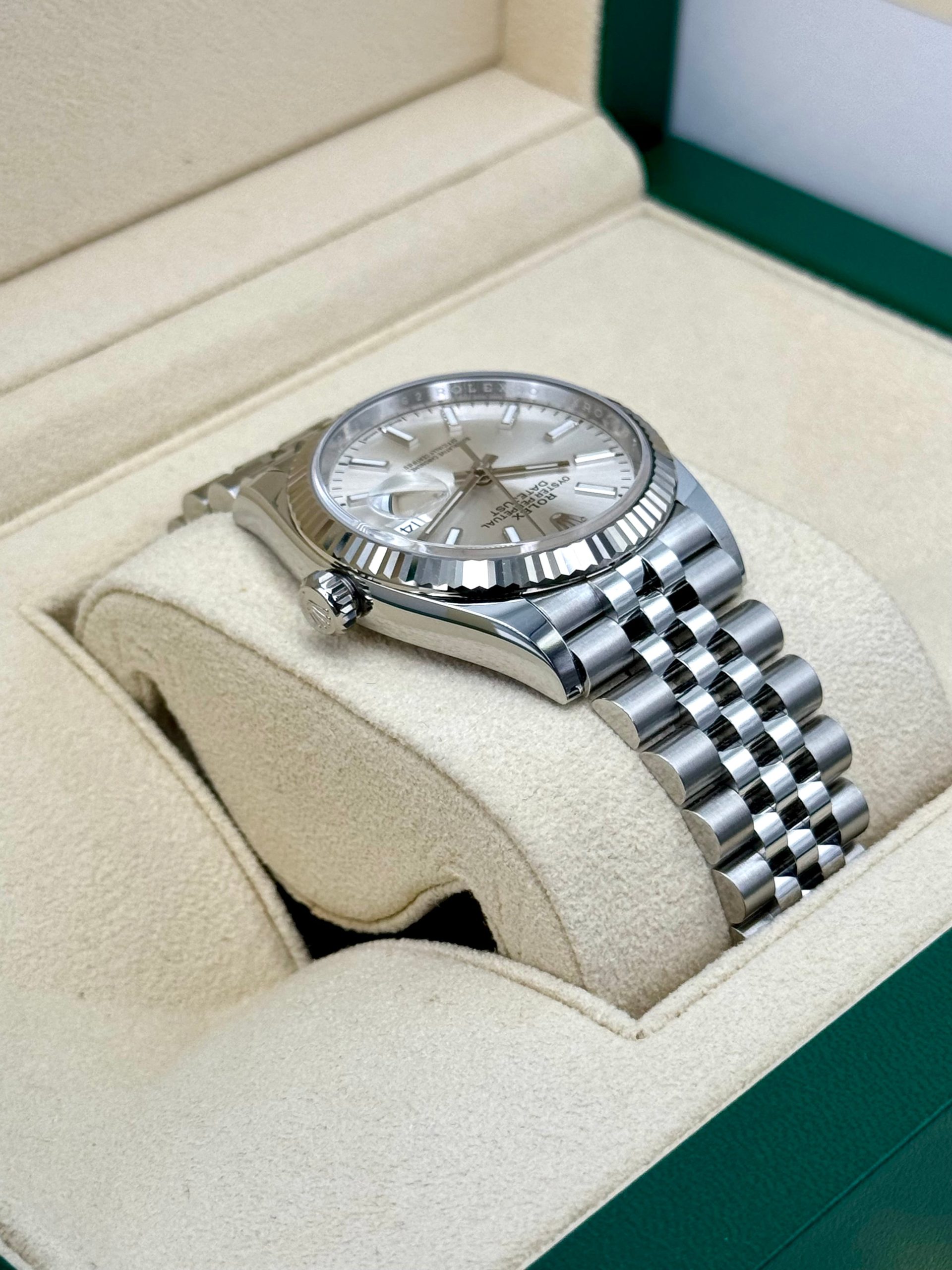 NEW 2024 Rolex Datejust 36mm 126234 Stainless Steel Jubilee Silver Dial - Image 8