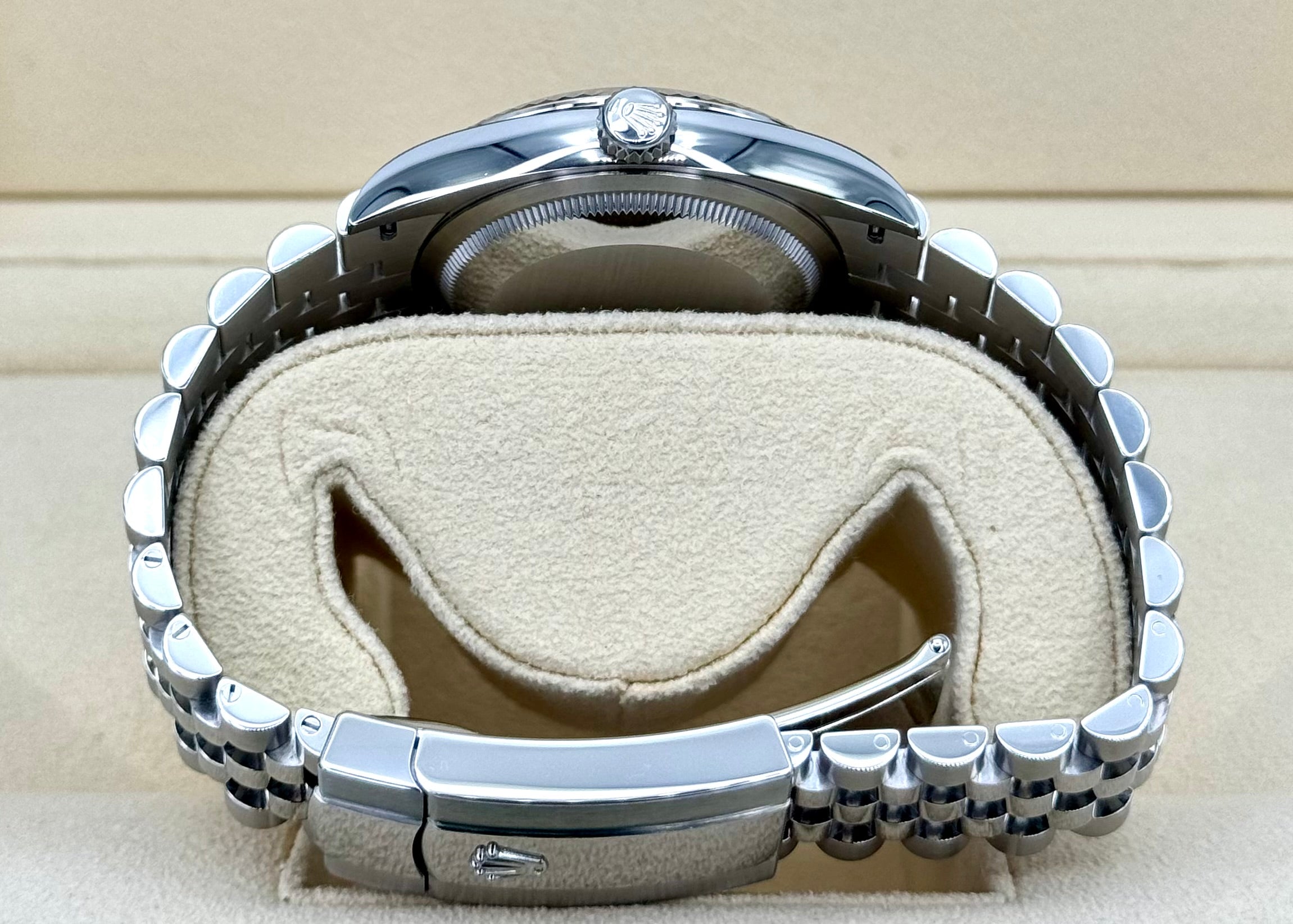 NEW 2024 Rolex Datejust 36mm 126234 Stainless Steel Jubilee Silver Dial - Image 9