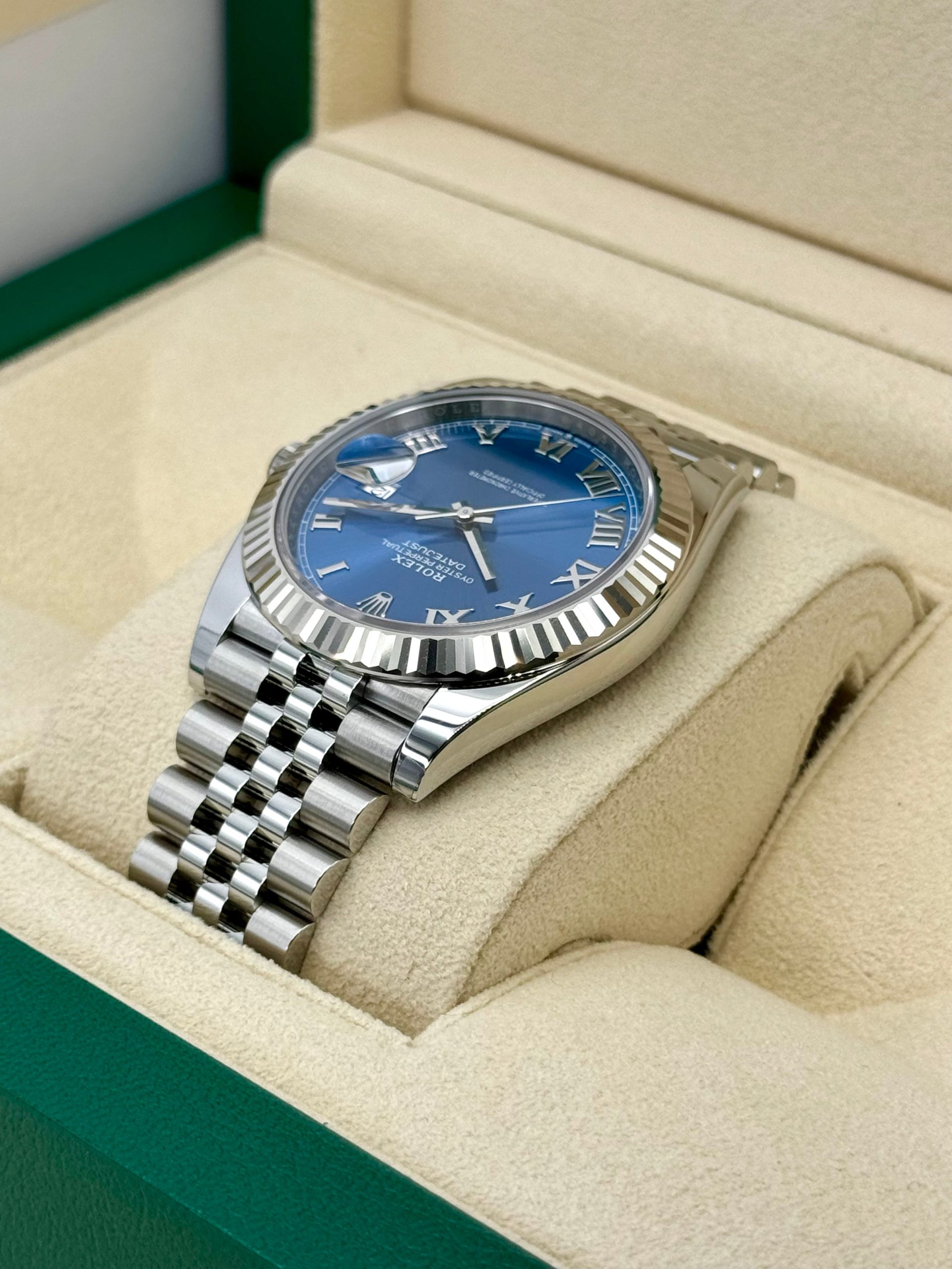 NEW 2024 Rolex Datejust 41mm 126334 Jubilee Blue Roman Numeral Dial - Image 7