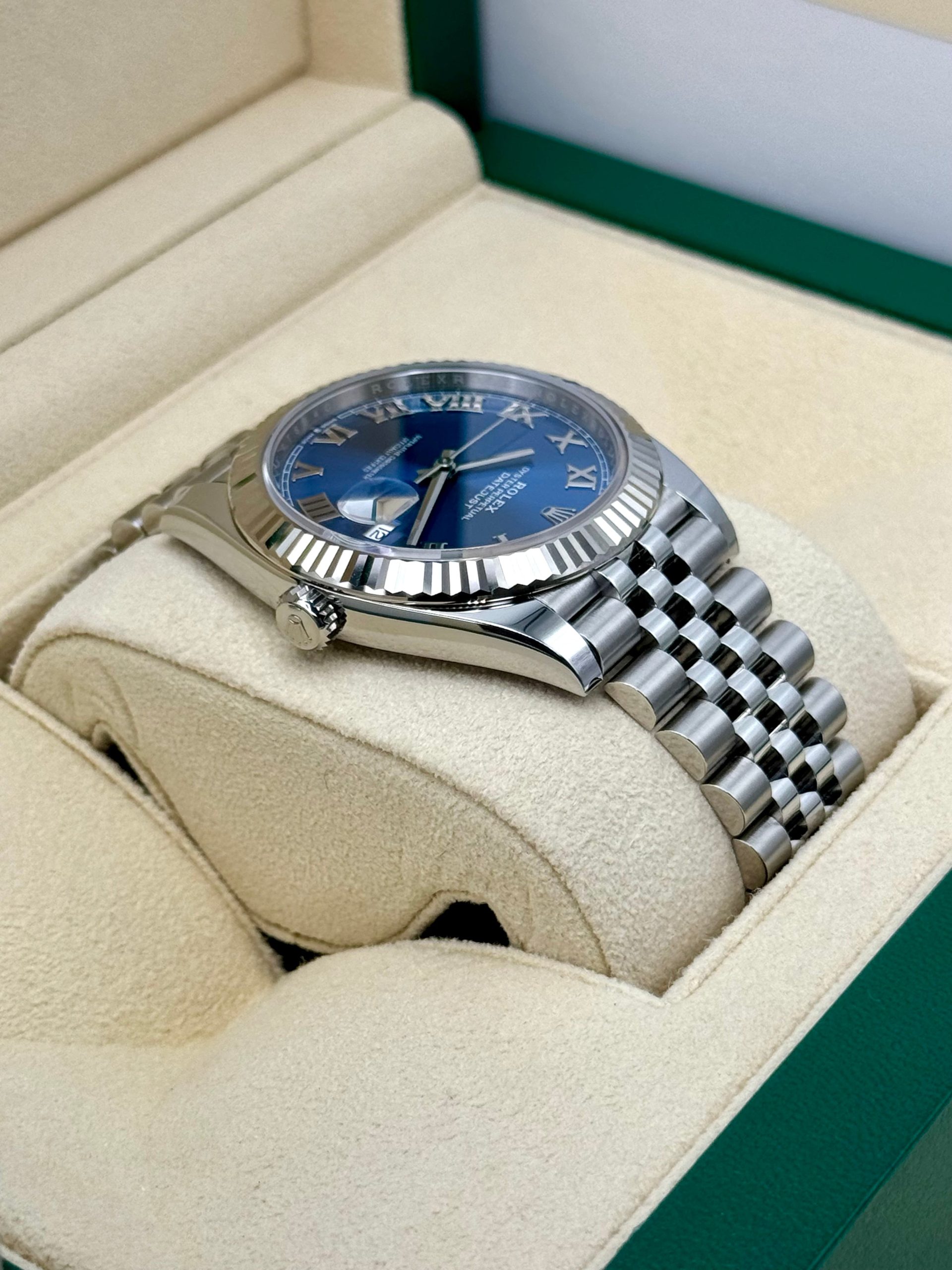 NEW 2024 Rolex Datejust 41mm 126334 Jubilee Blue Roman Numeral Dial - Image 8