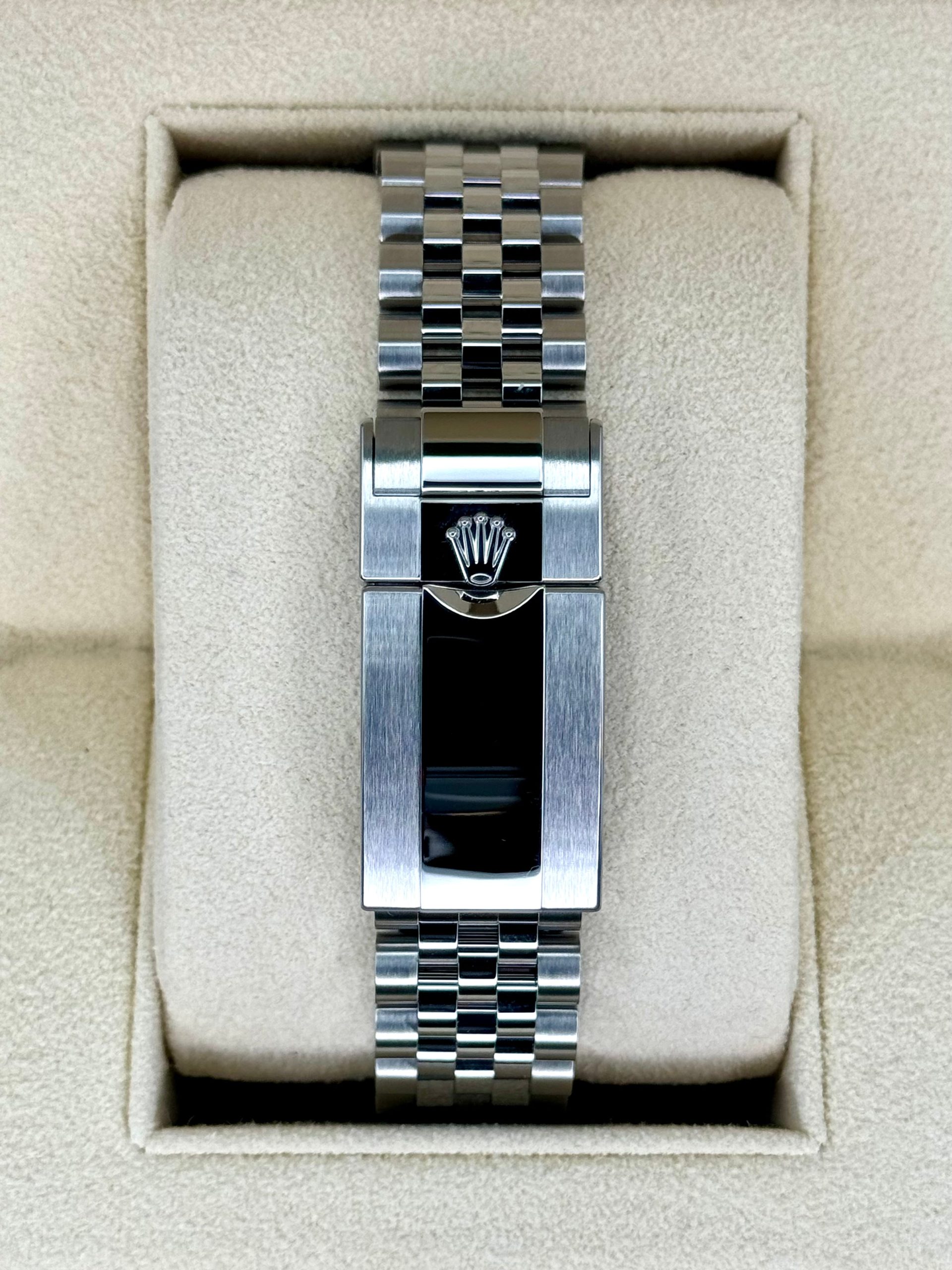 NEW 2024 Rolex GMT-Master II "Pepsi" 40mm 126710BLRO Jubilee - Image 2