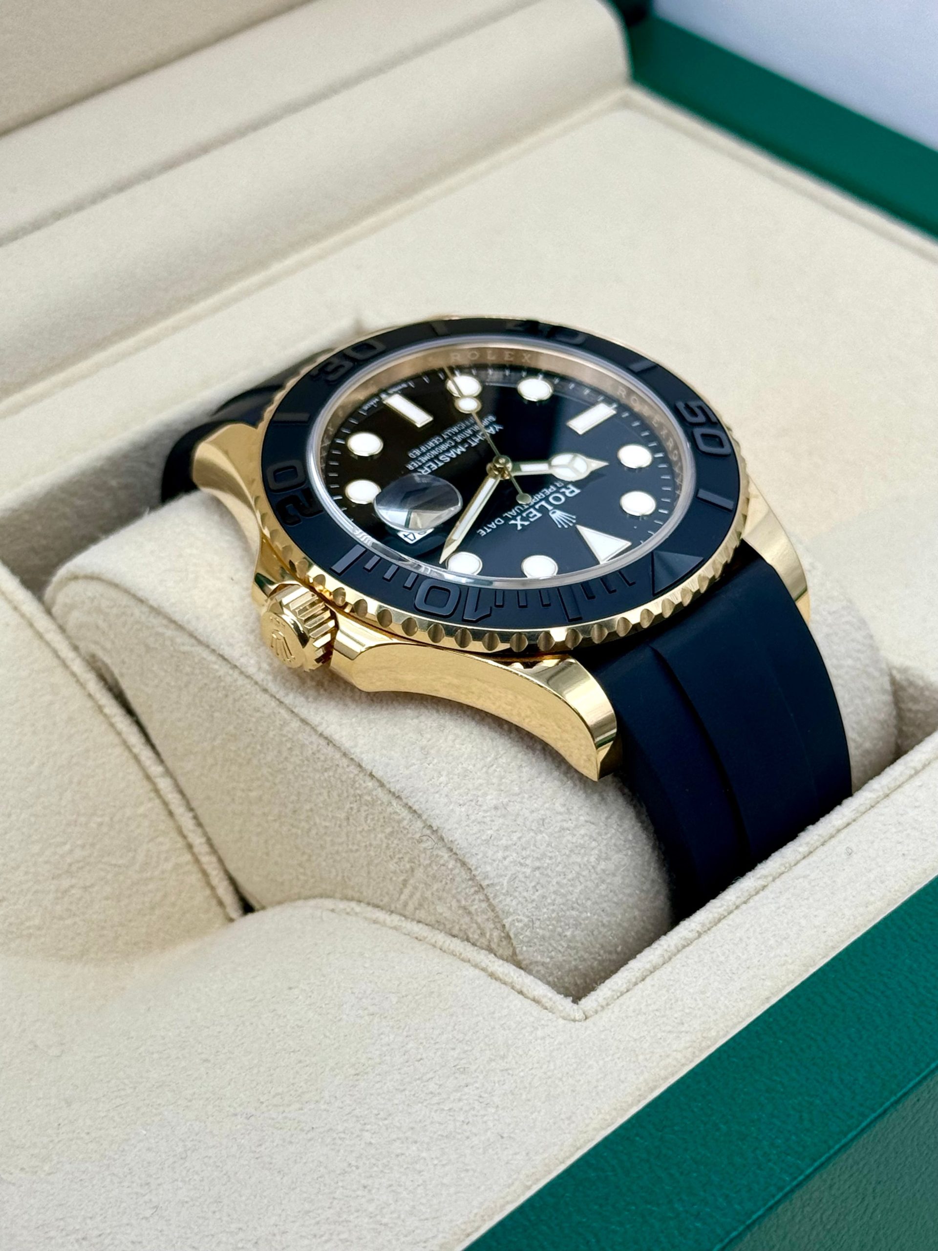 2024 Rolex Yacht-Master 42mm 226658 Gold Oysterflex Black Dial - Image 8