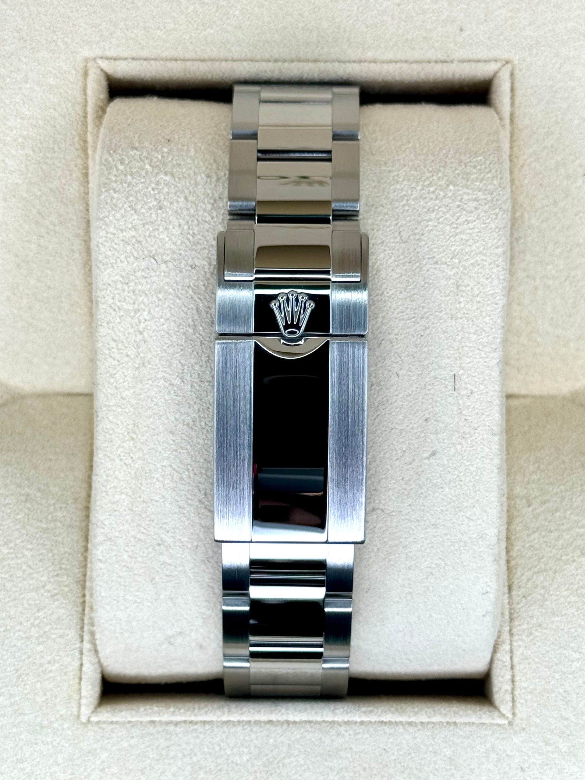 2016 Rolex GMT-Master II "Batman" 40mm 116710BLNR Oyster - Image 2