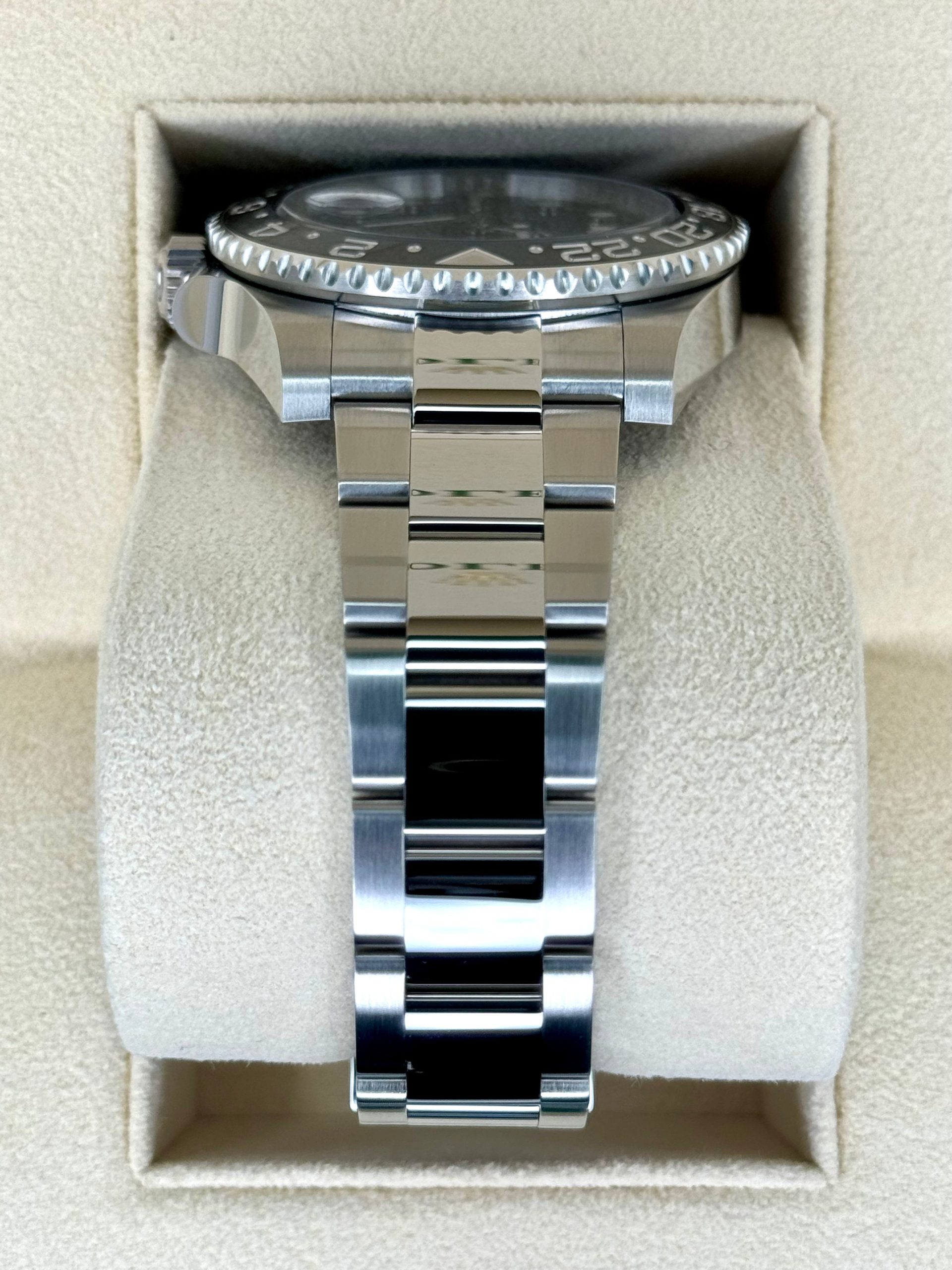 NEW OLD STOCK 2020 Rolex GMT-Master II 40mm 116710LN Black Dial - Image 4