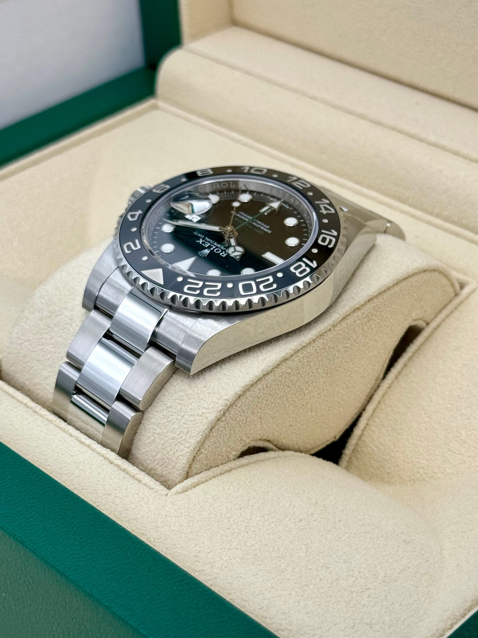 NEW OLD STOCK 2020 Rolex GMT-Master II 40mm 116710LN Black Dial - Image 7