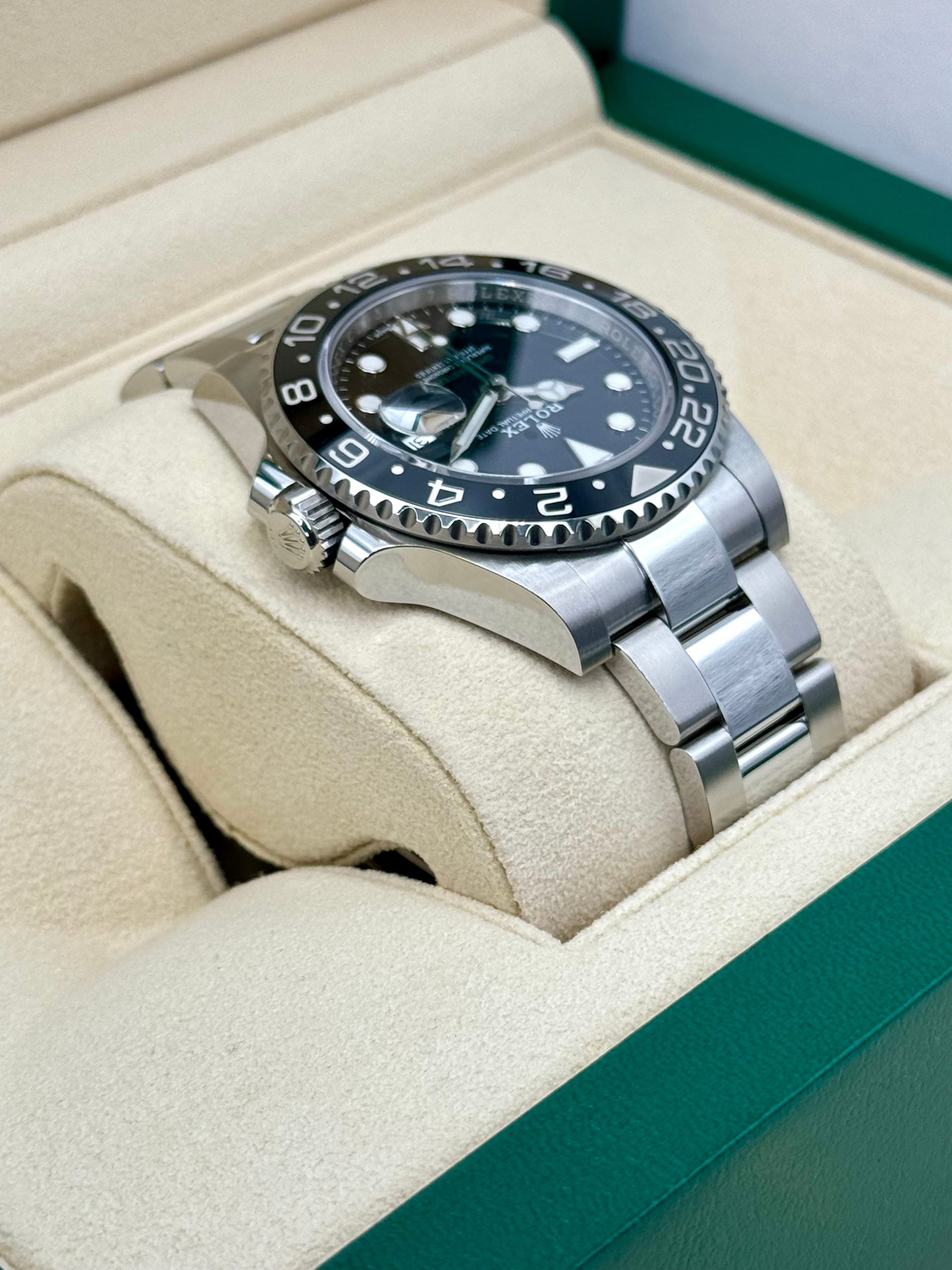 NEW OLD STOCK 2020 Rolex GMT-Master II 40mm 116710LN Black Dial - Image 8