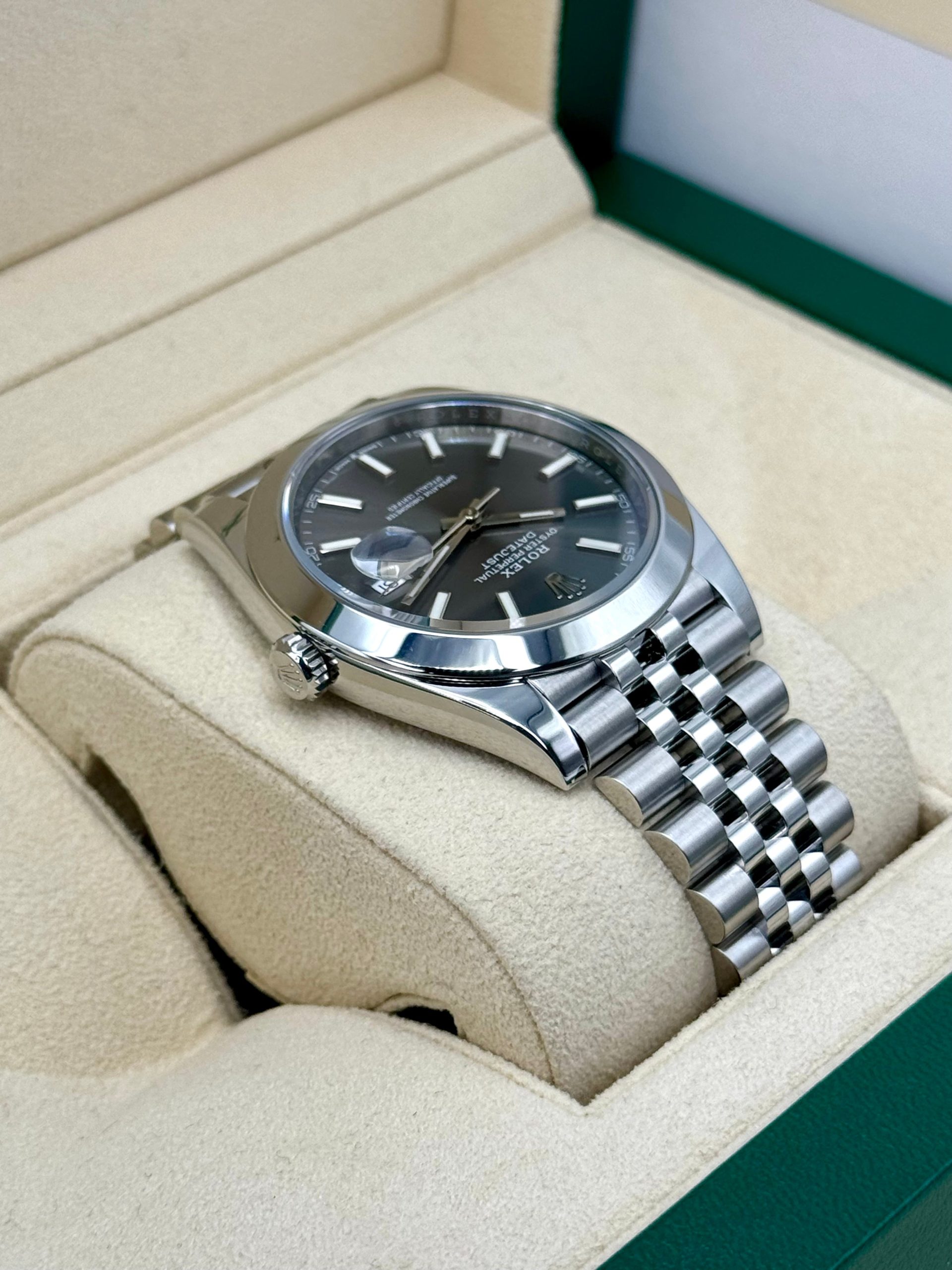 Rolex 2023 Datejust 41mm 126300 Stainless Steel Jubilee Rhodium Dial - Image 8