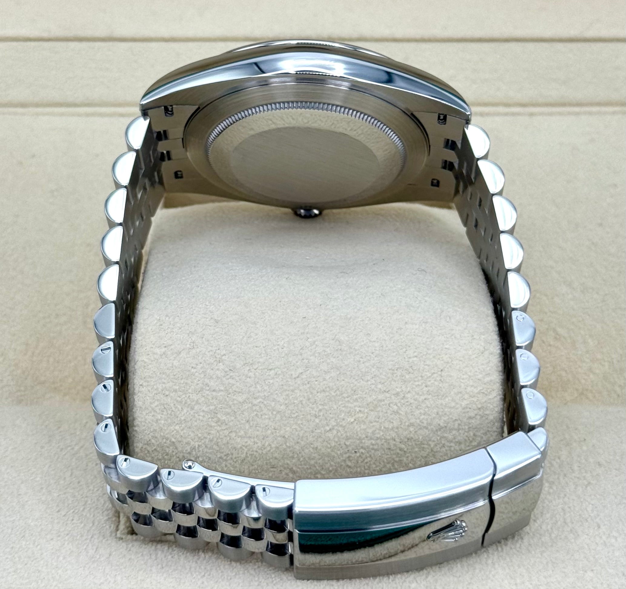 Rolex 2023 Datejust 41mm 126300 Stainless Steel Jubilee Rhodium Dial - Image 10