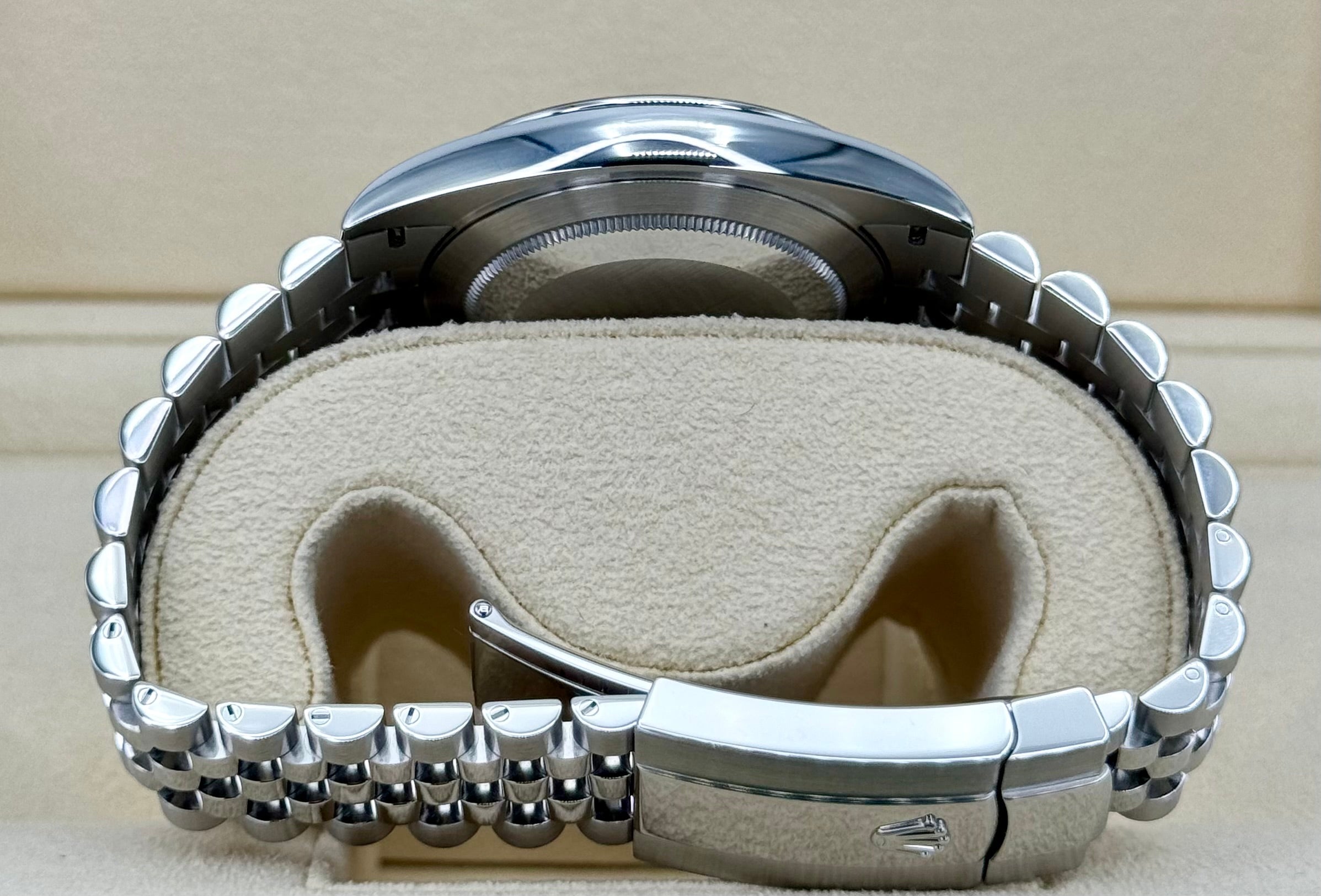 2022 Rolex Datejust 41mm 126300 Stainless Steel Jubilee Blue Motif Dial - Image 10