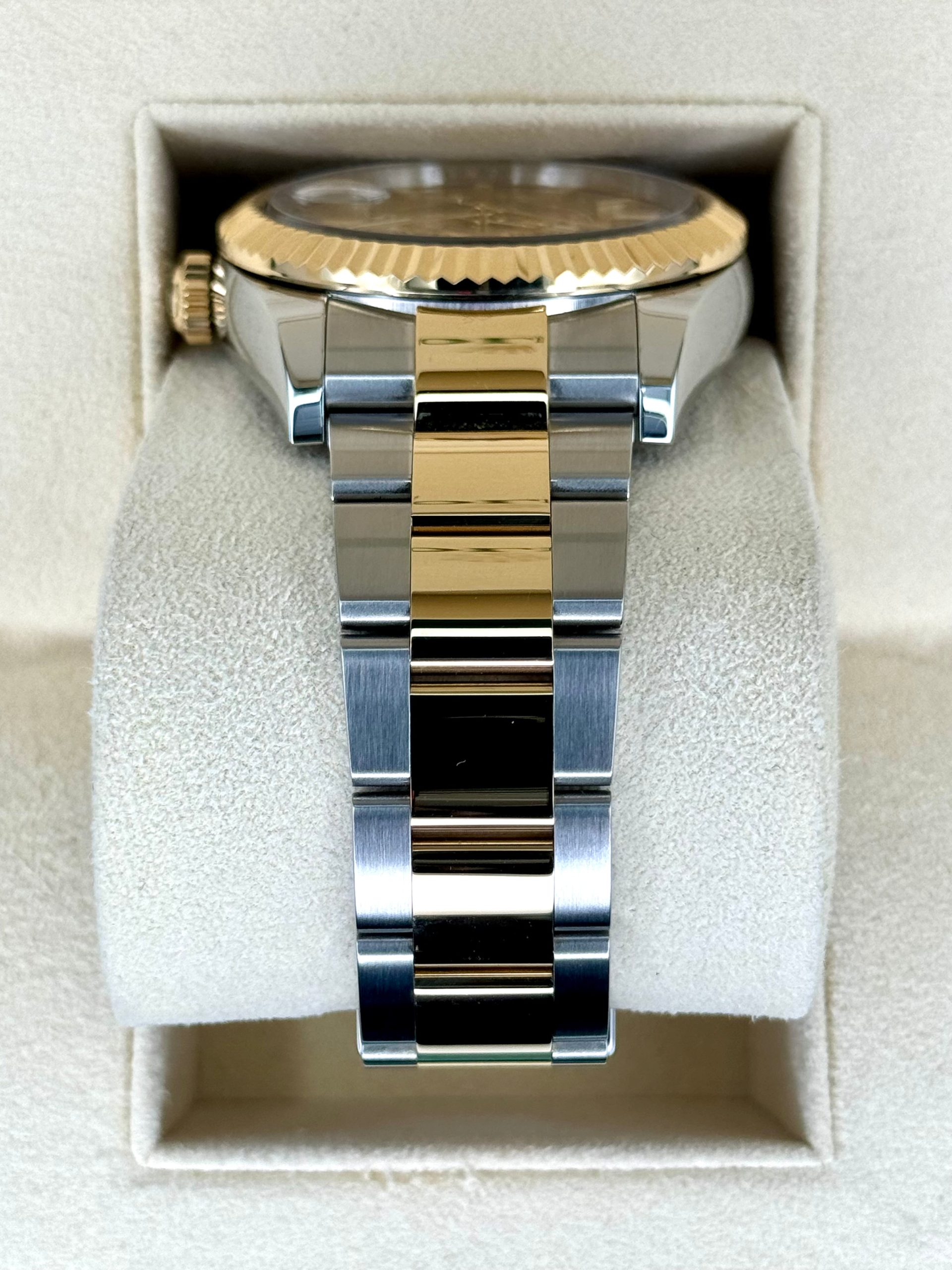 2024 Rolex Sky-Dweller 42mm 336933 Oyster Champagne Dial - Image 4