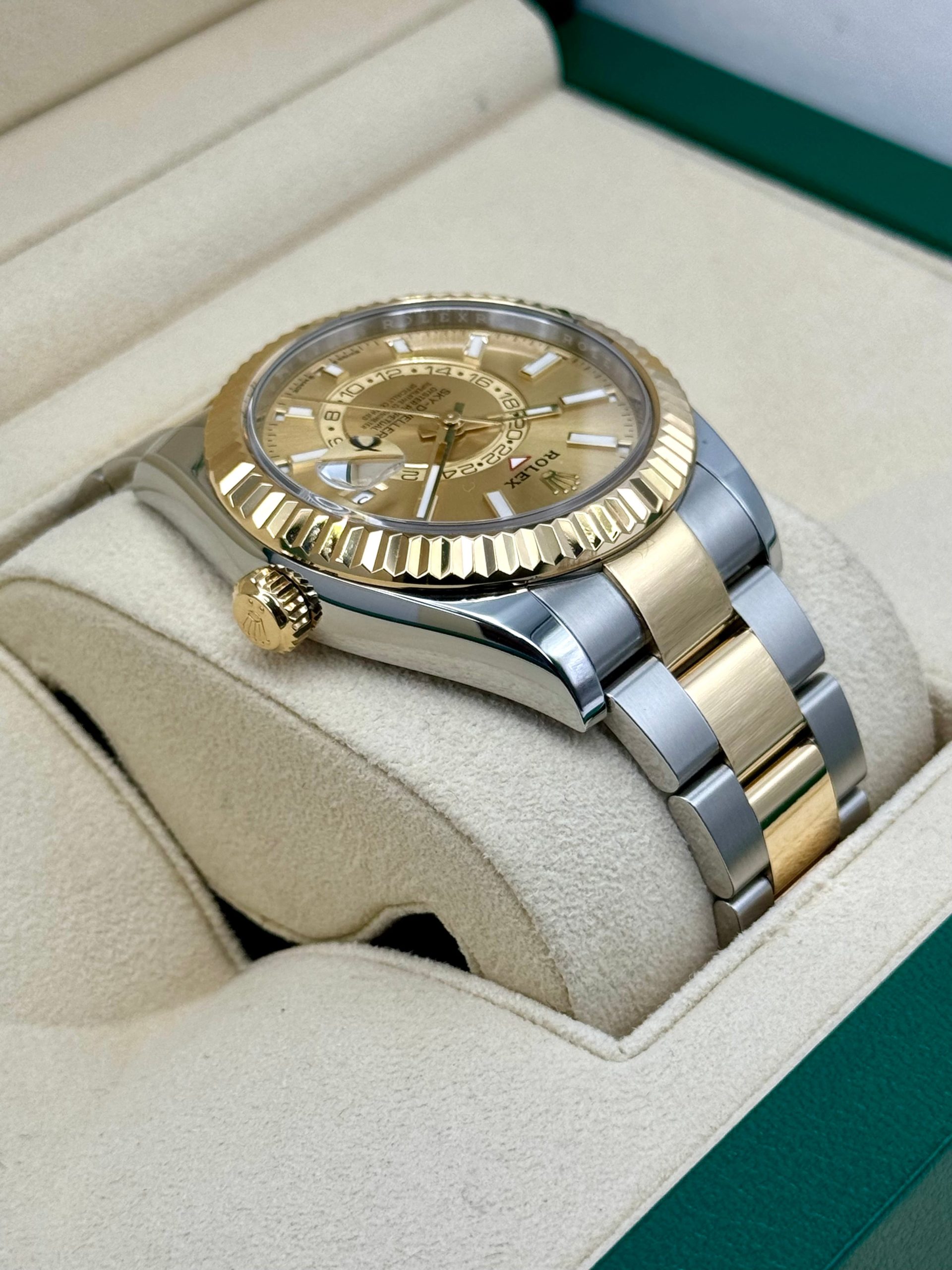 2024 Rolex Sky-Dweller 42mm 336933 Oyster Champagne Dial - Image 8