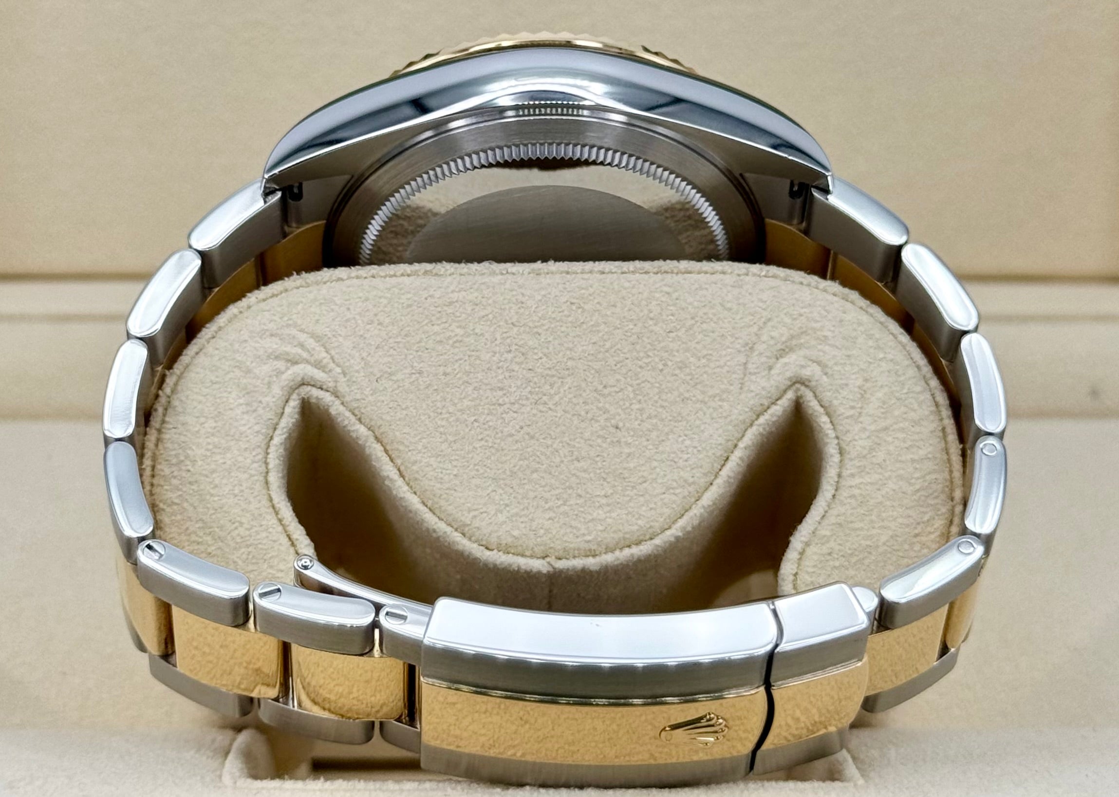 2024 Rolex Sky-Dweller 42mm 336933 Oyster Champagne Dial - Image 10