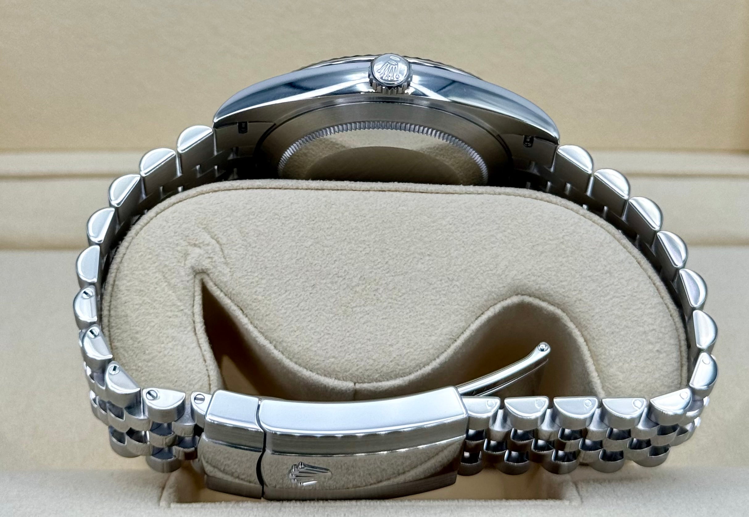 Rolex Datejust 41mm 126334 Stainless Steel Jubilee Blue Dial - Image 9