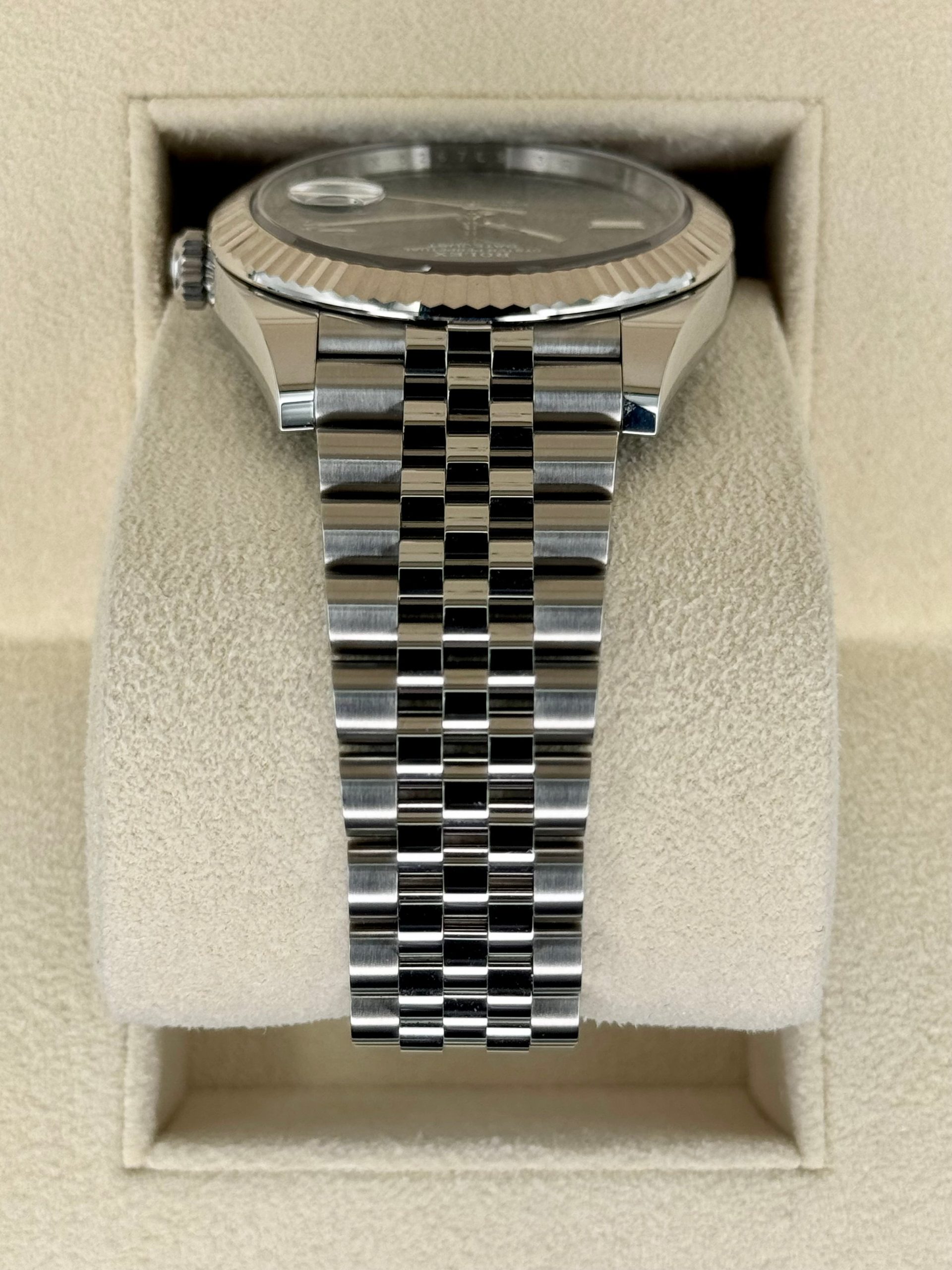 2024 Rolex Datejust 41mm 126334 Jubilee Wimbledon Dial - Image 4