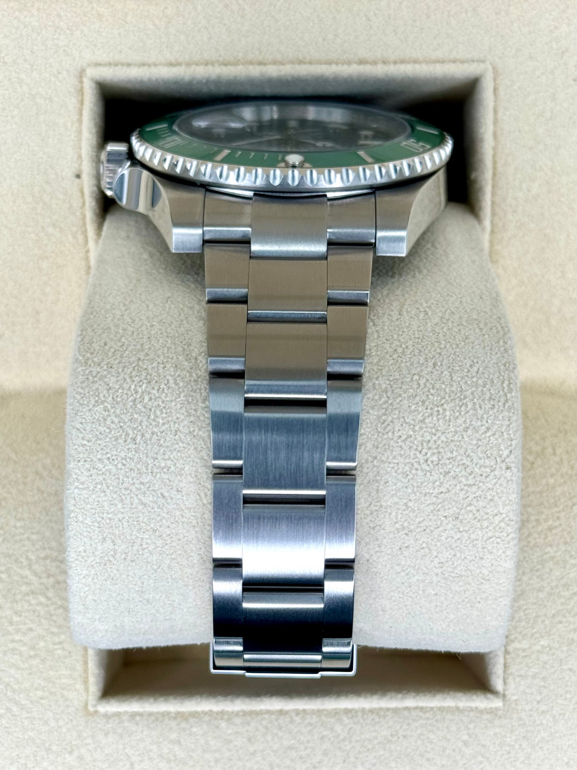 2019 Rolex Submariner "Hulk" 40mm 116610LV Green Dial - Image 4