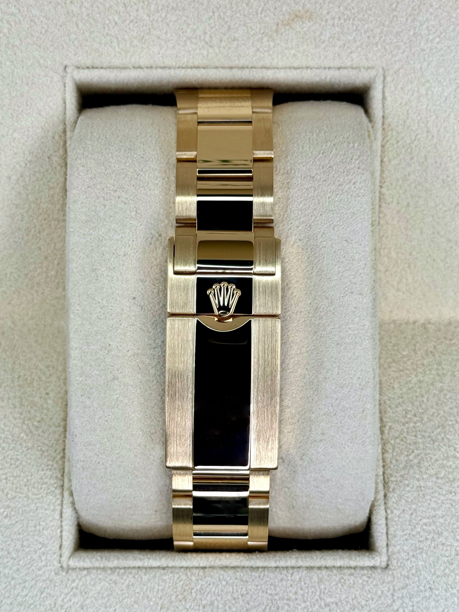 2022 Rolex Daytona "John Mayer" 40mm 116508 Yellow Gold Green Dial - Image 2