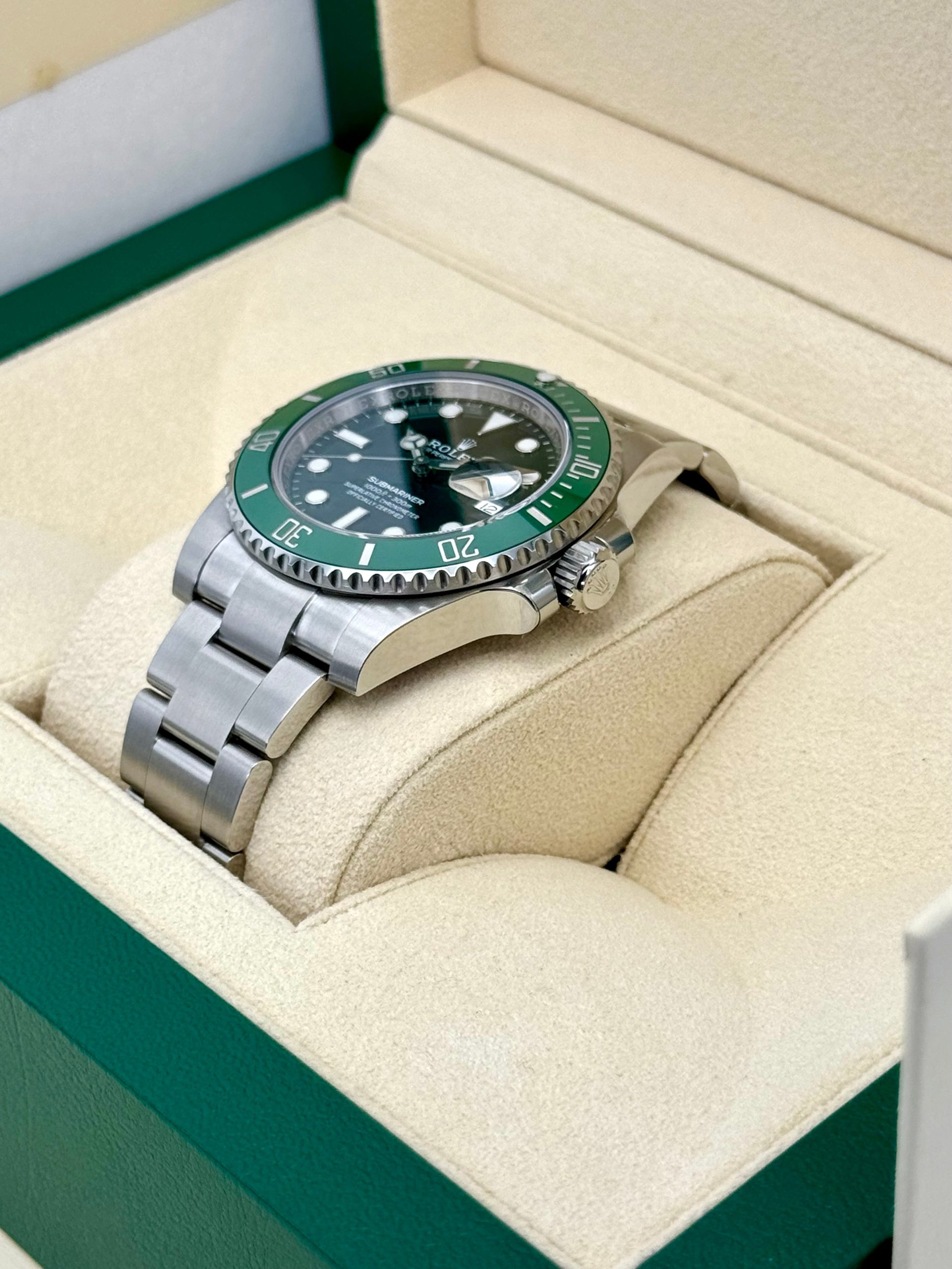 NEW 2020 Rolex Submariner "Hulk" 40mm 116610LV Green Dial - Image 5