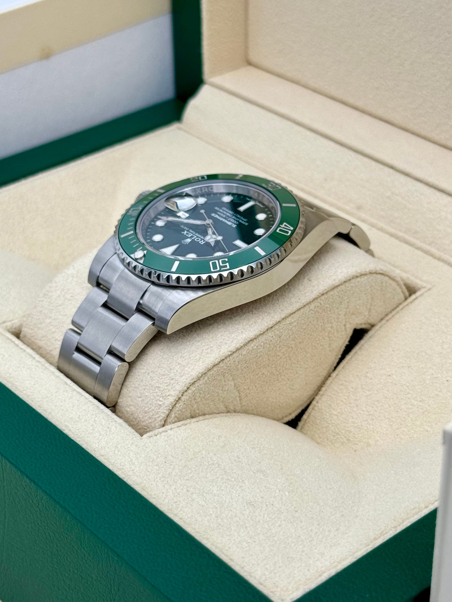 NEW 2020 Rolex Submariner "Hulk" 40mm 116610LV Green Dial - Image 7