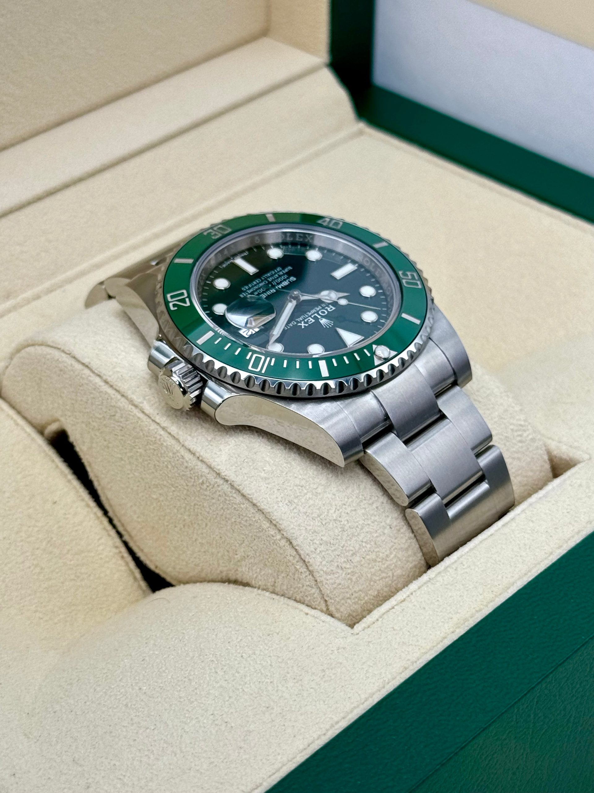 NEW 2020 Rolex Submariner "Hulk" 40mm 116610LV Green Dial - Image 8